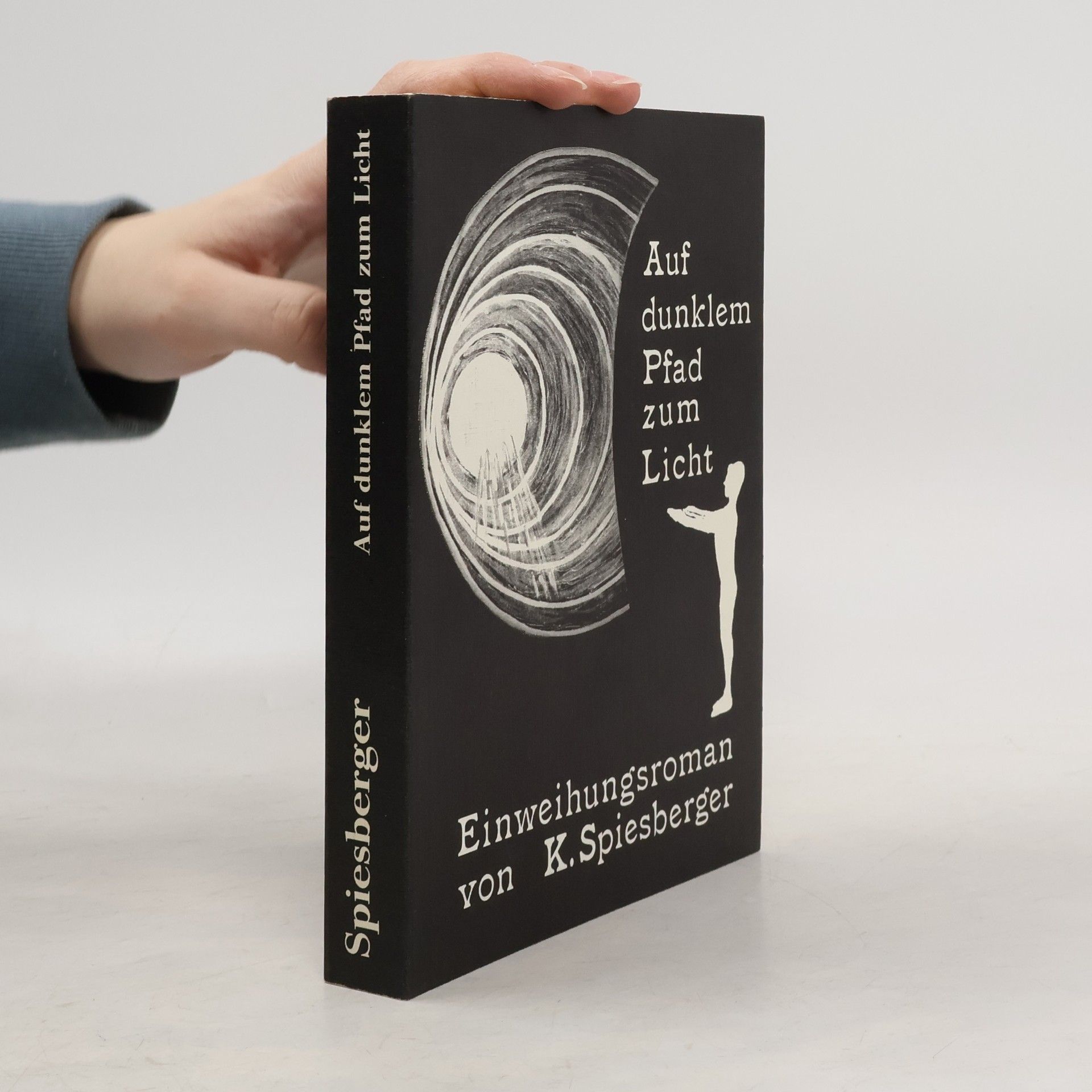 Auf dunklem Pfad zum Licht