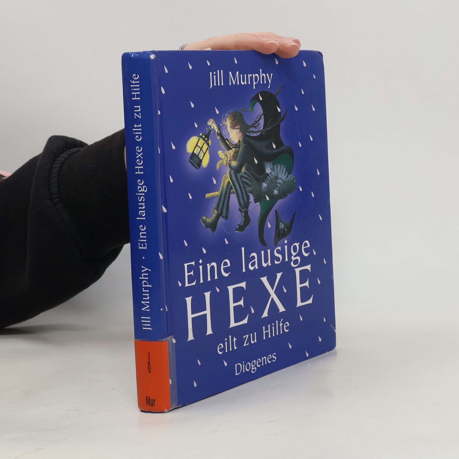 Eine lausige Hexe eilt zu Hilfe