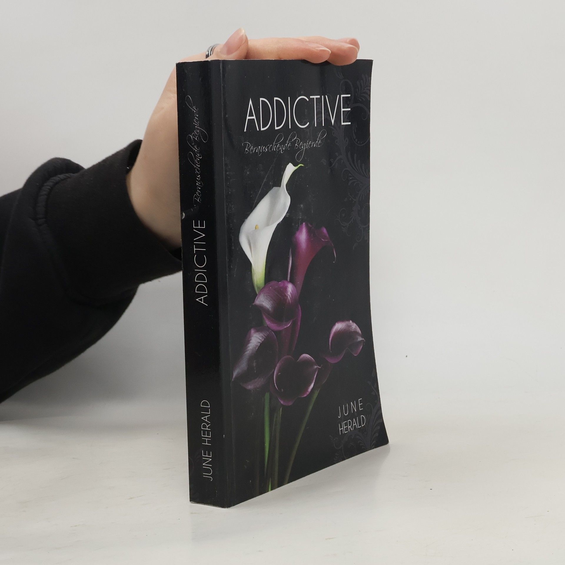 June Herald Just Three Words: Addictive