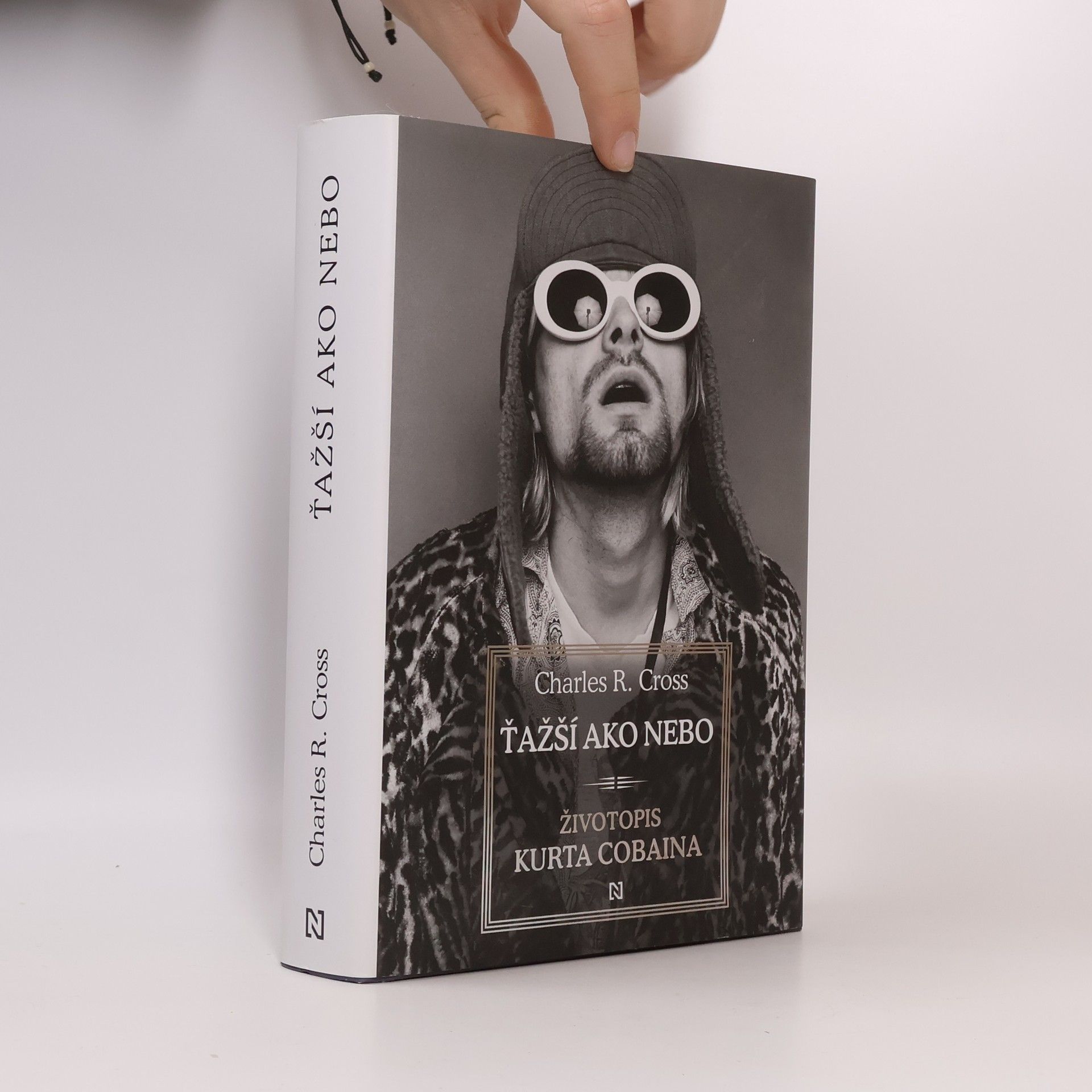 Charles R. Cross Ťažší ako nebo