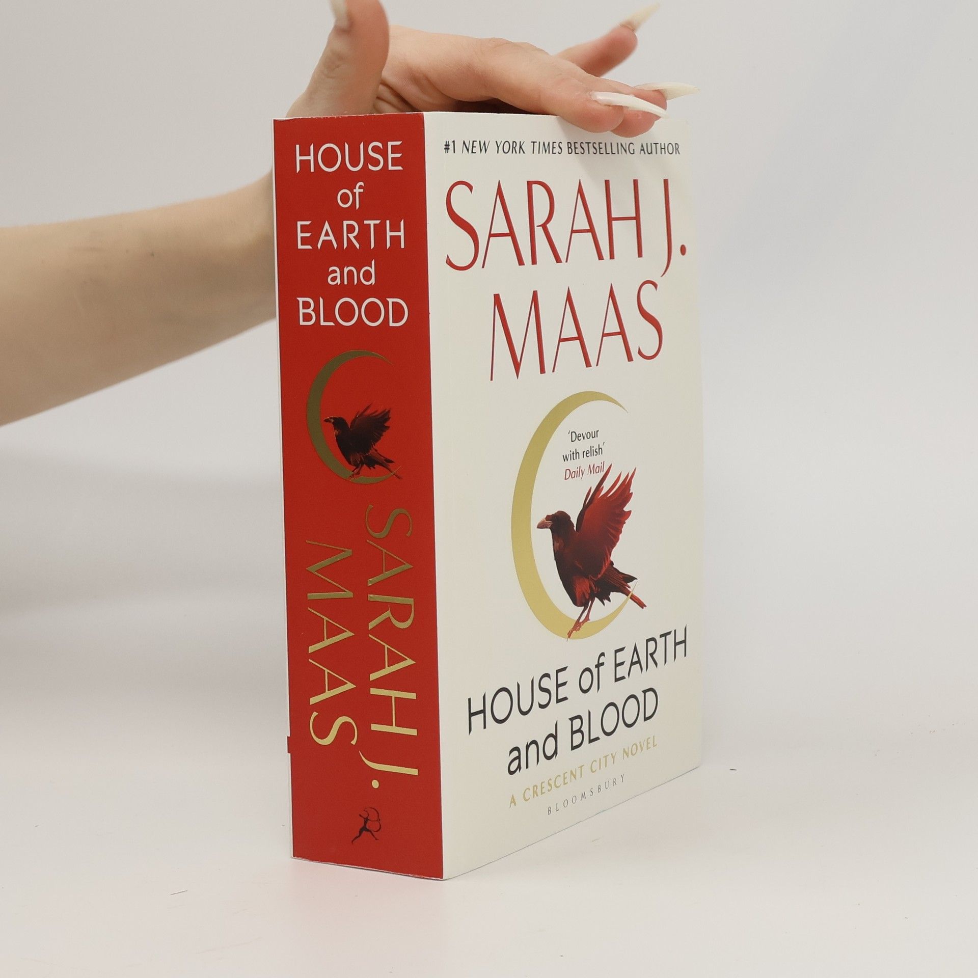 Sarah J. Maasová House of Earth and Blood