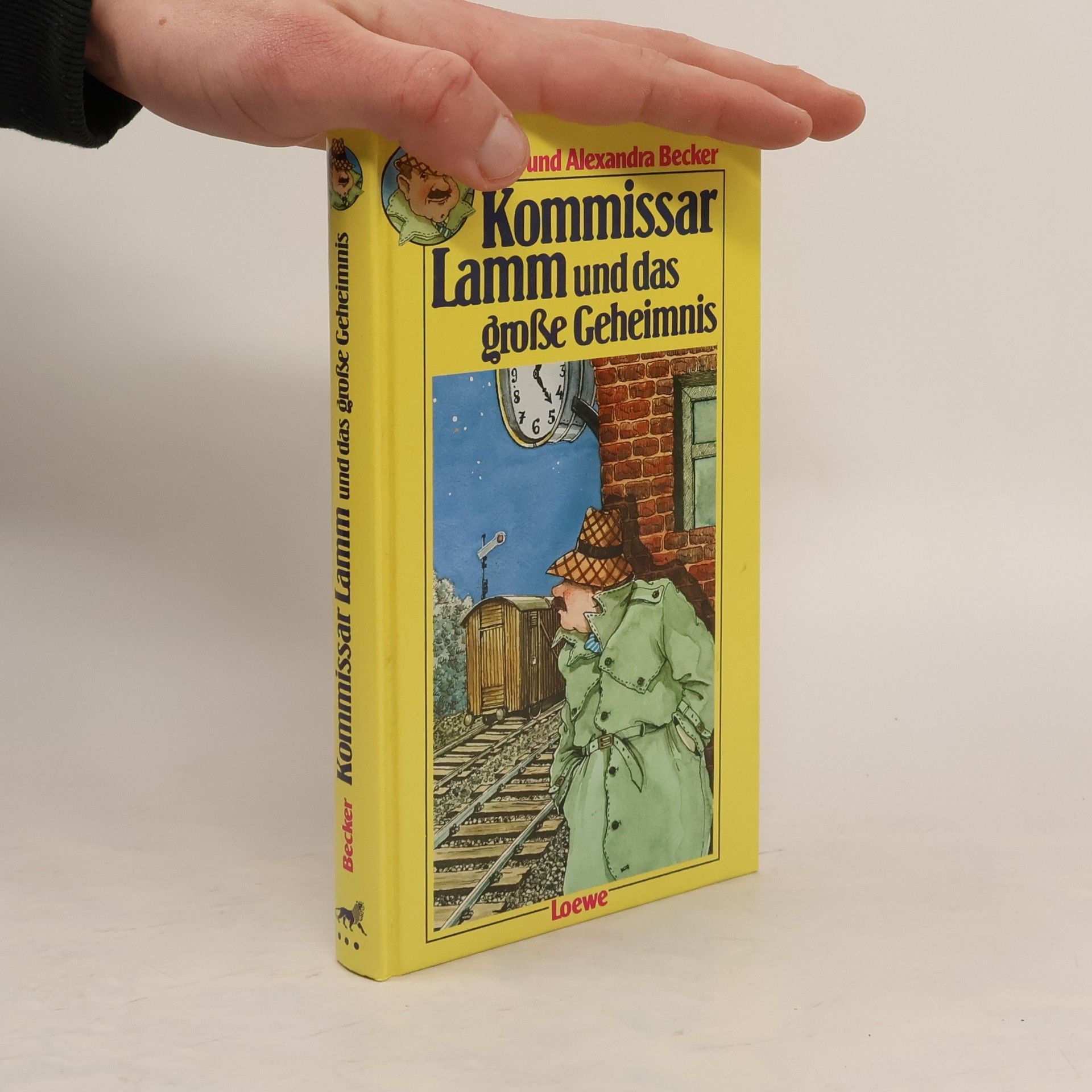 Kommissar Lamm und das große Geheimnis. 1. Auflage.