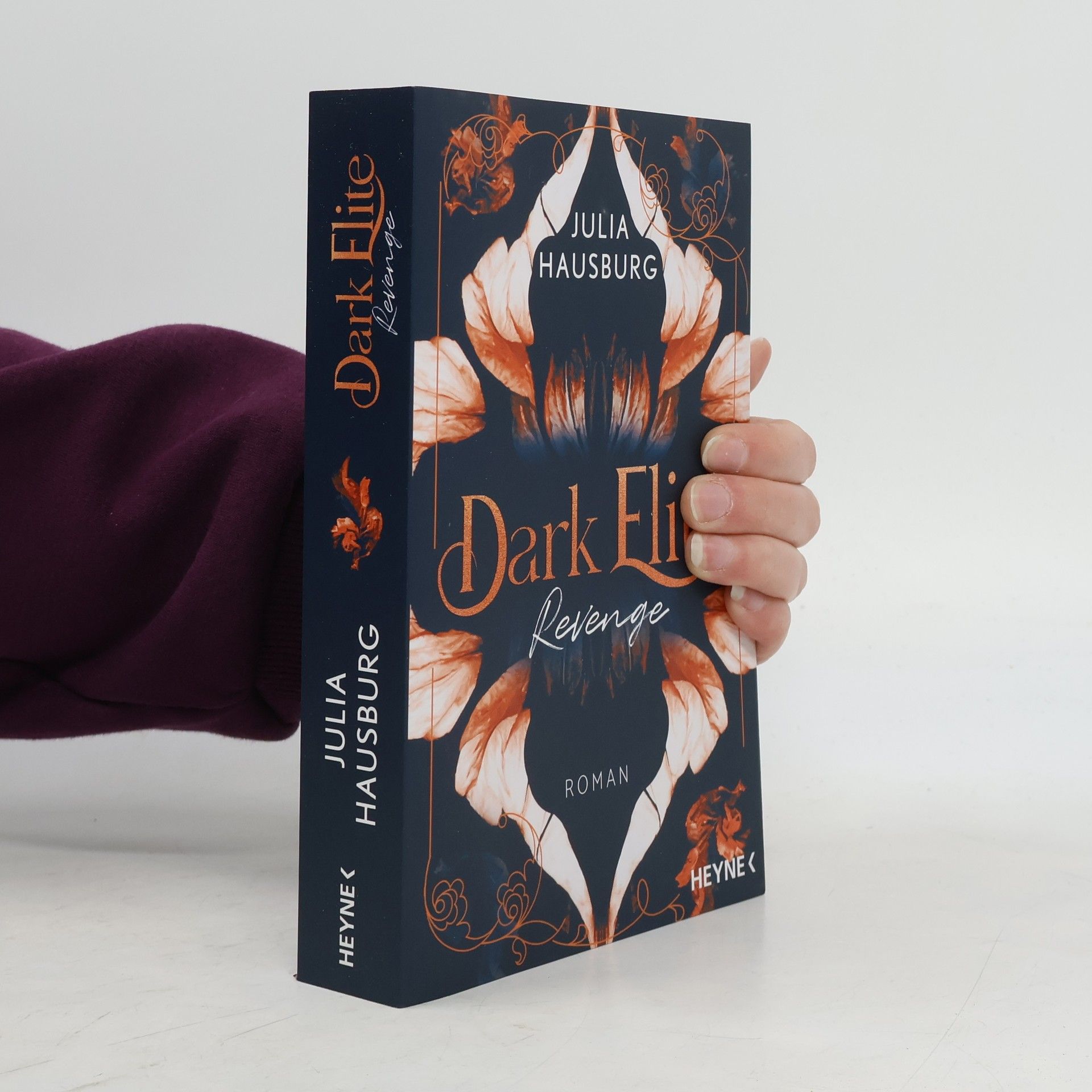 Julia Hausburg Dark Elite – Revenge