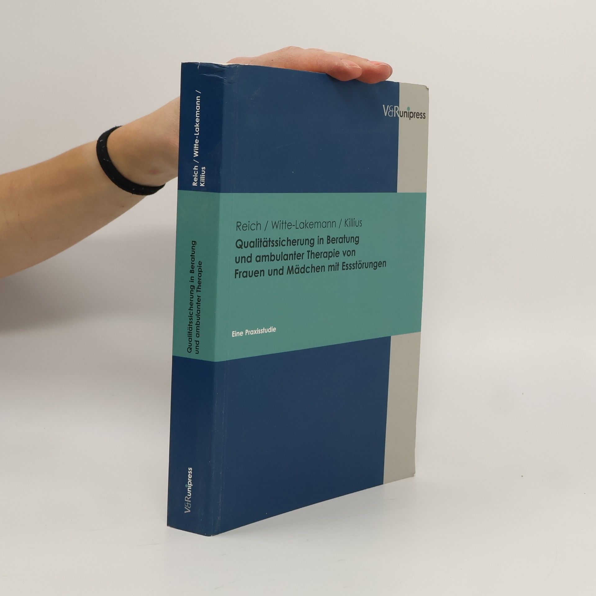 Qualitätssicherung in Beratung und ambulanter Therapie von Frauen und Mädchen mit Essstörungen