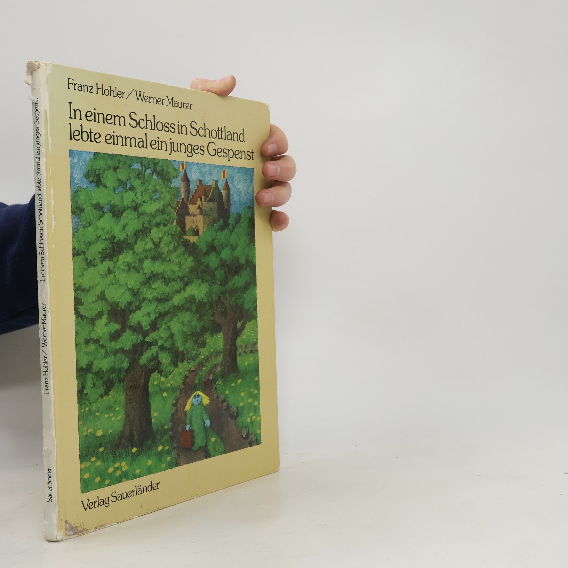 In einem Schloss in Schottland lebt einmal ein junges Gespenst