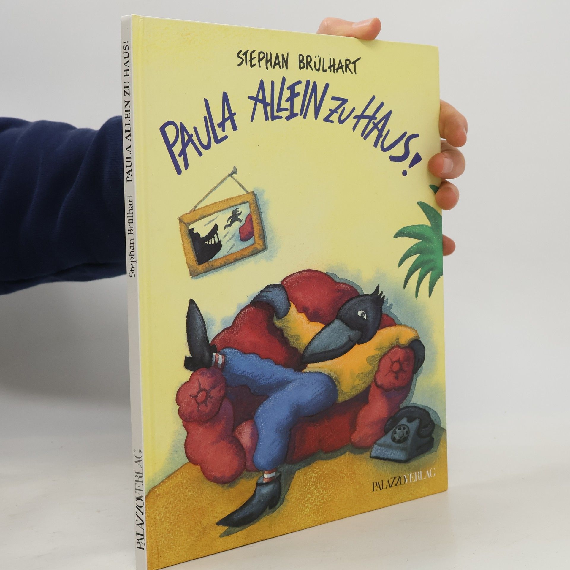 Paula allein zu Haus!