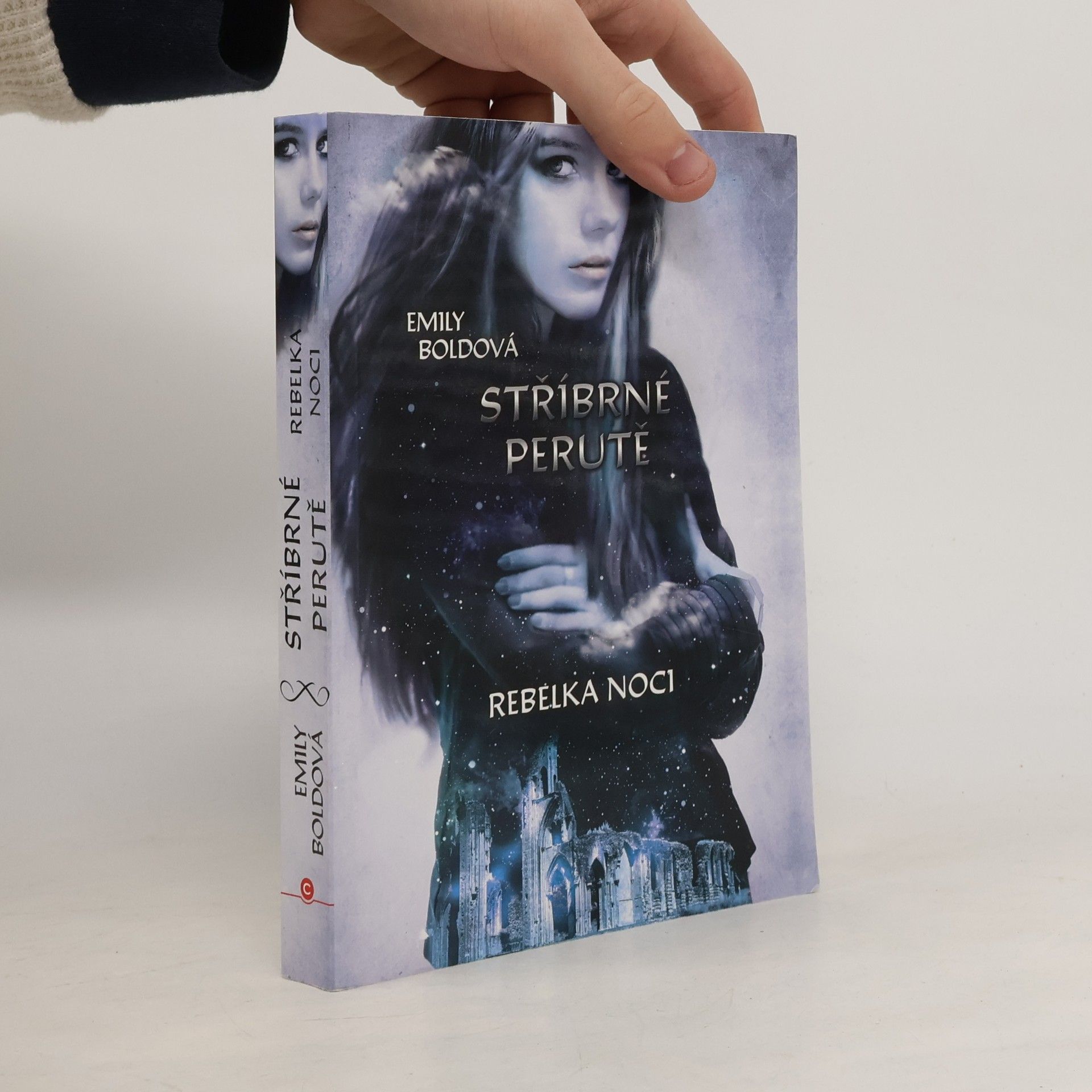 Emily Bold Rebelka noci