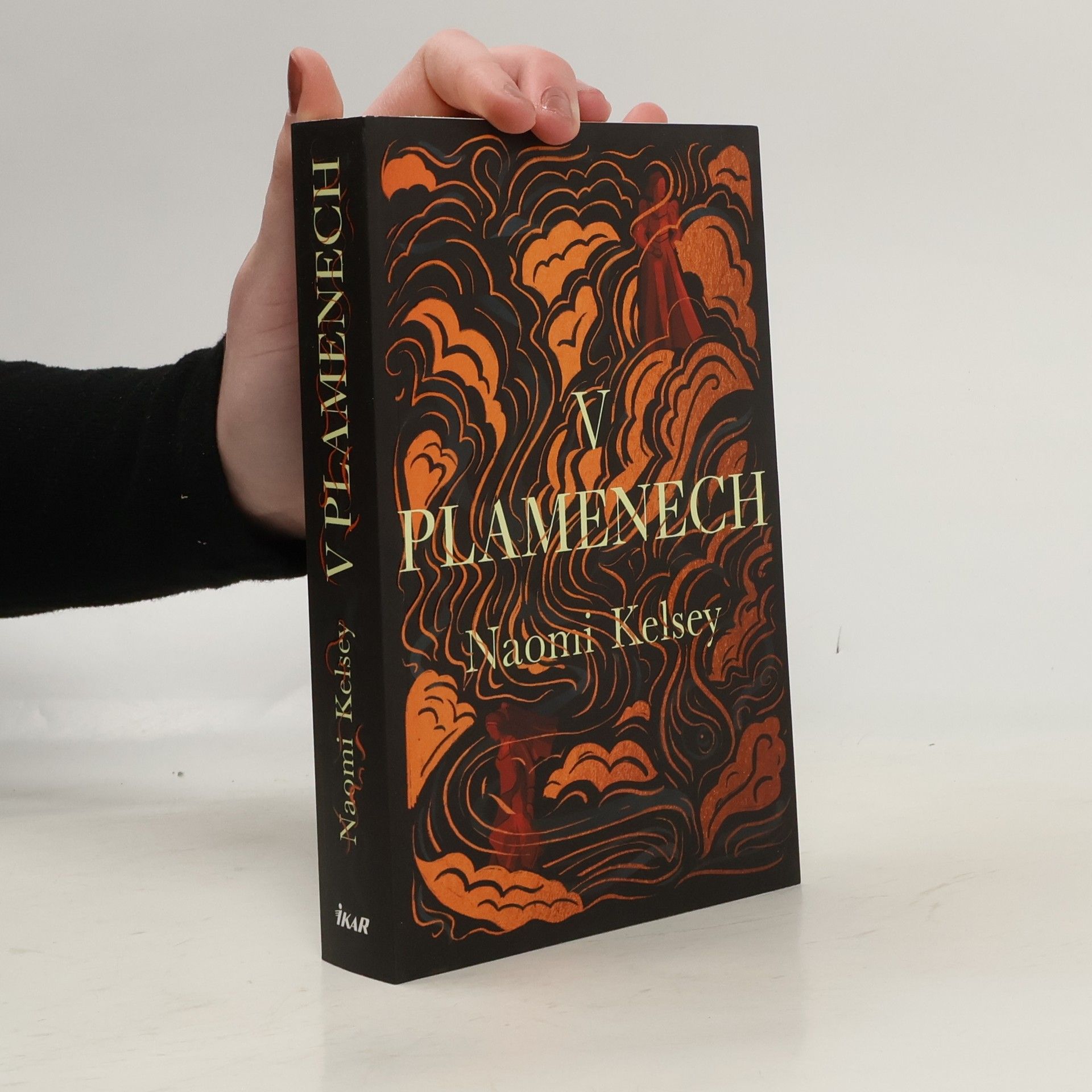 Naomi Kelsey V plamenech