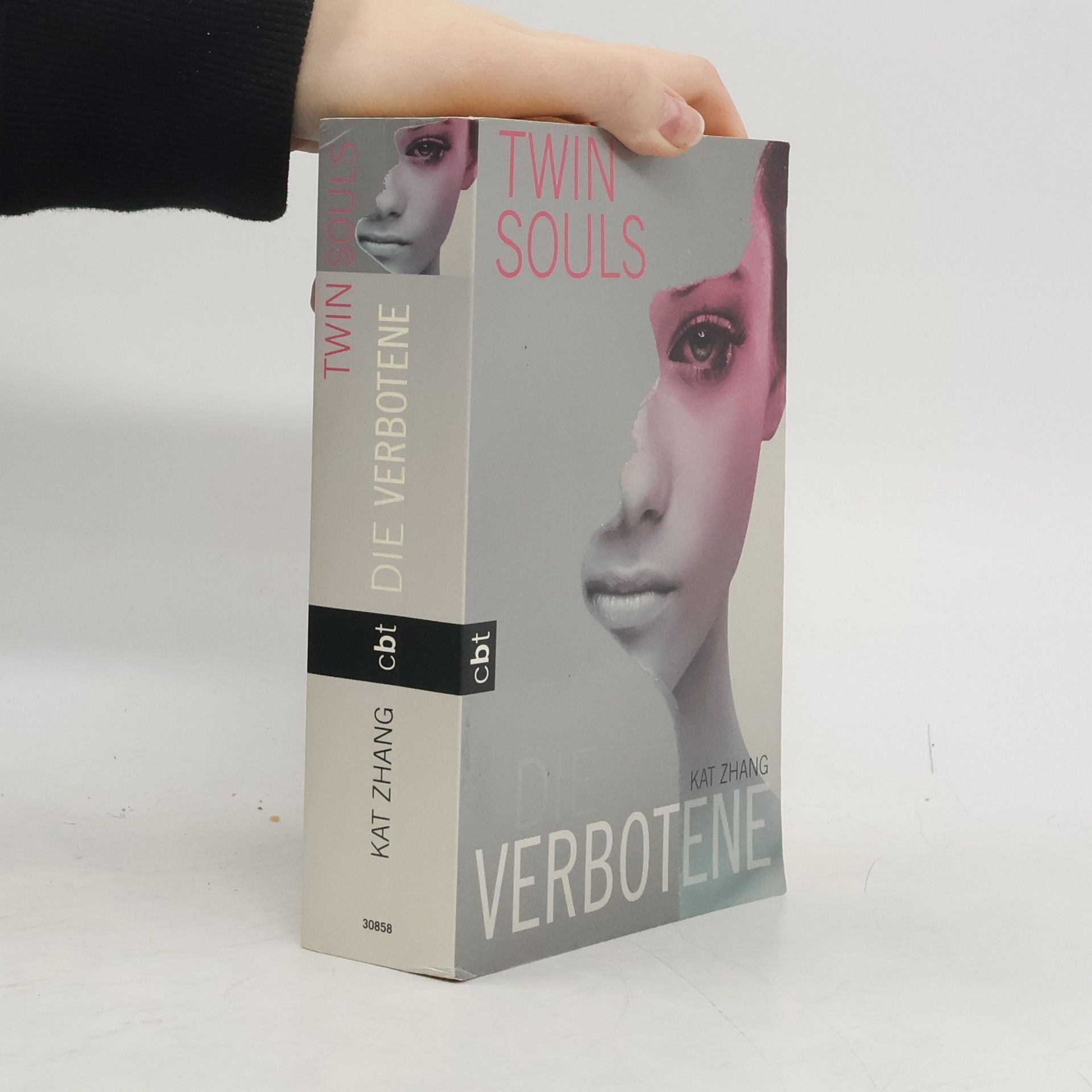 Kat Zhang Twin Souls