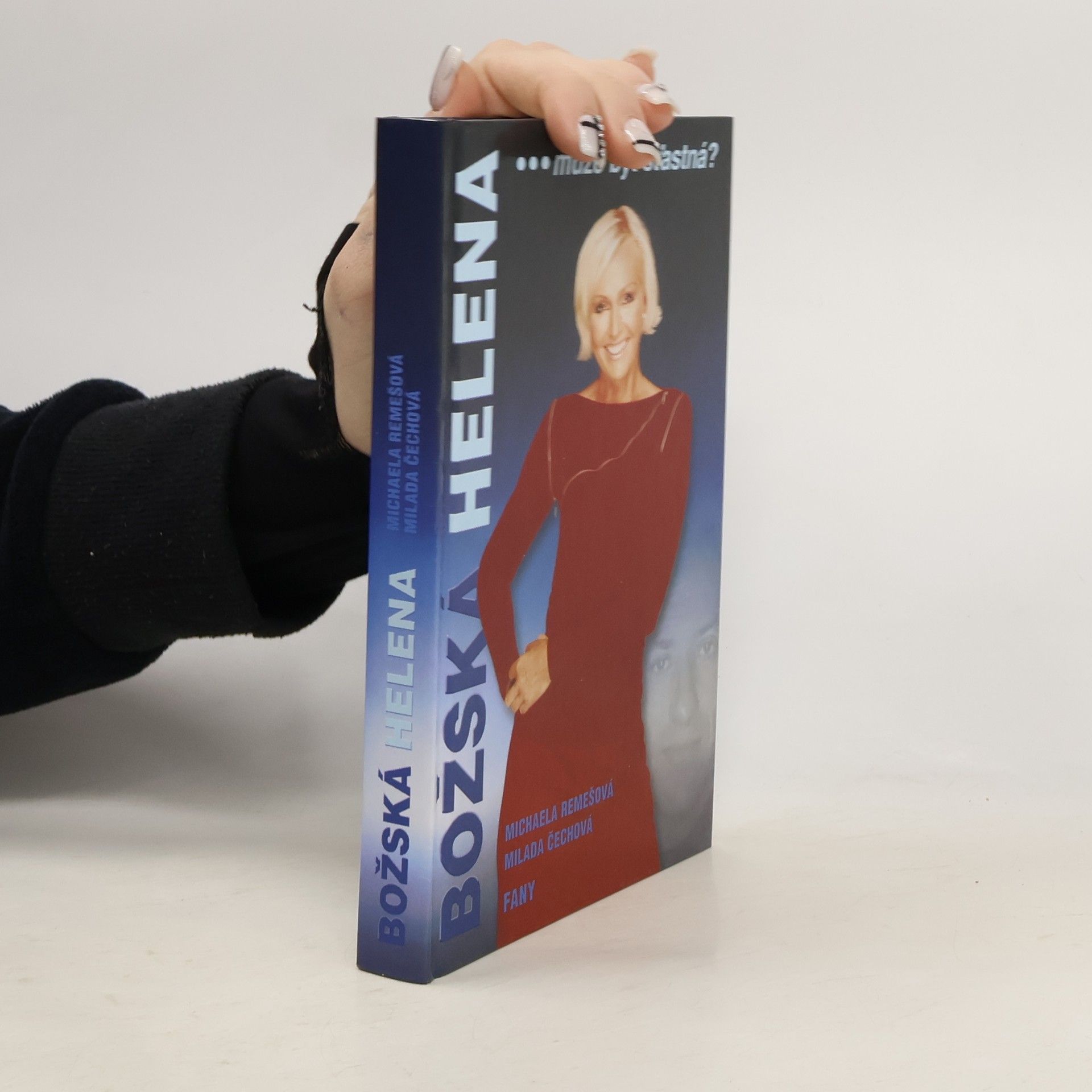 Božská Helena ...může být šťastná?