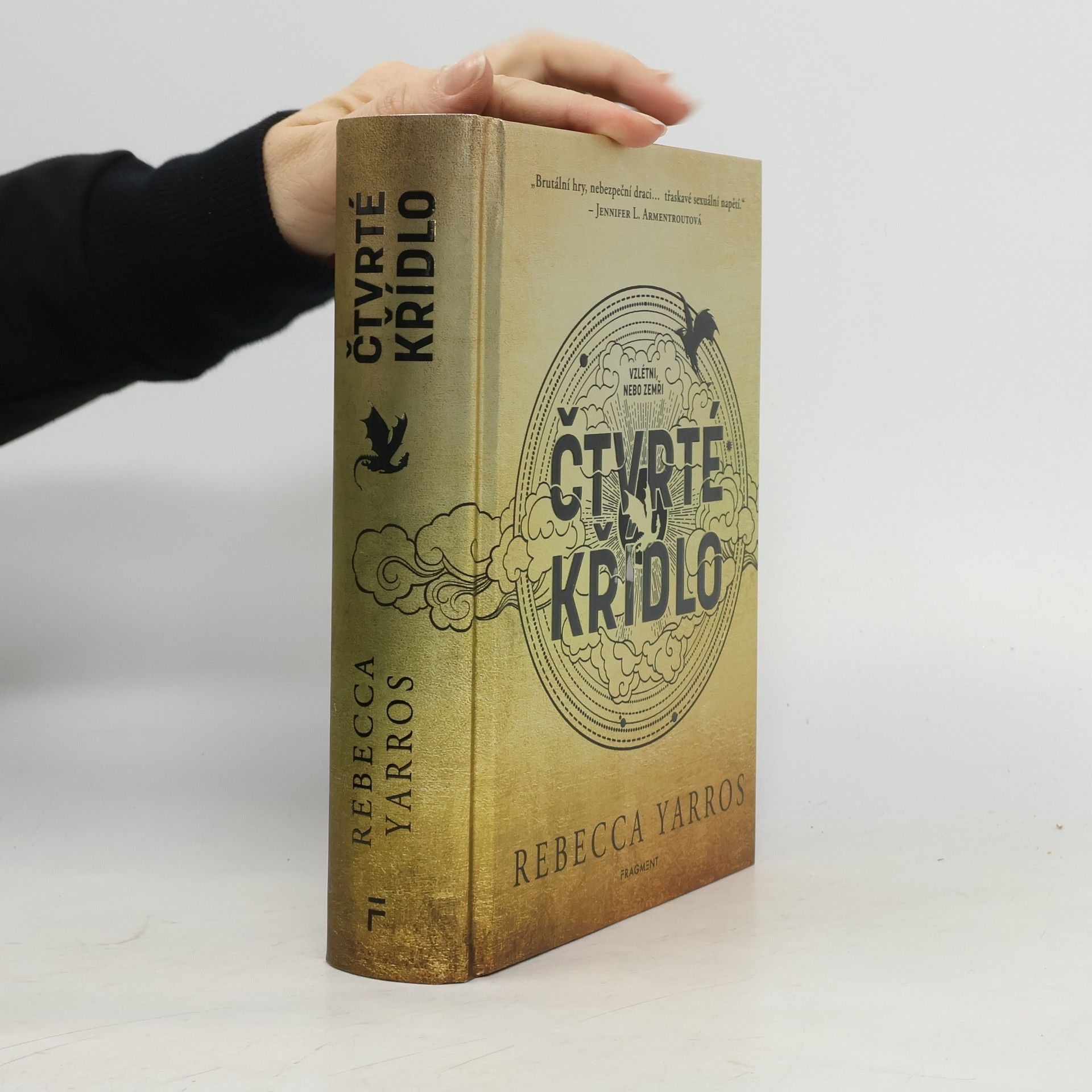Rebecca Yarros Čtvrté křídlo