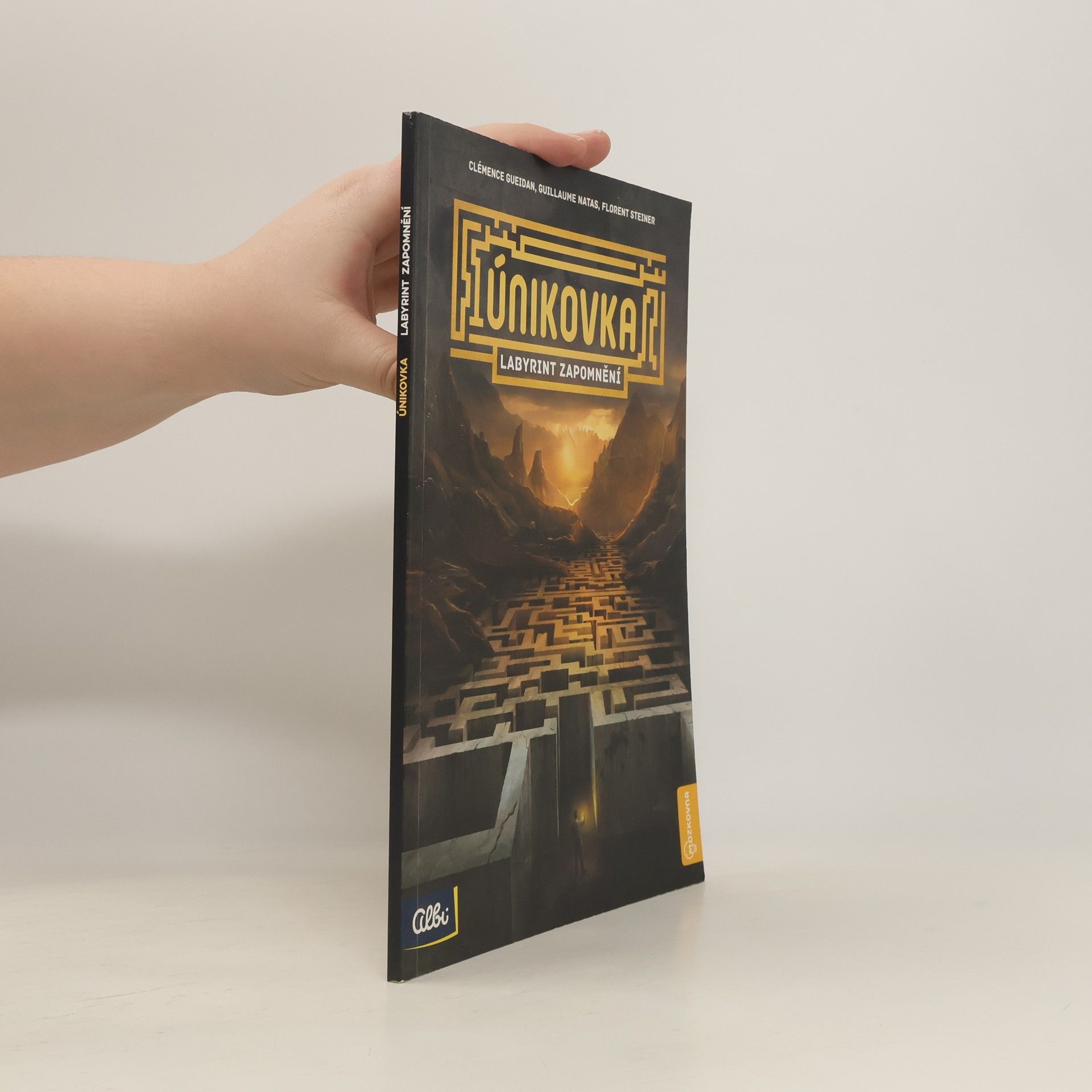 Auteurscollectief Únikovka. Labyrint zapomnění