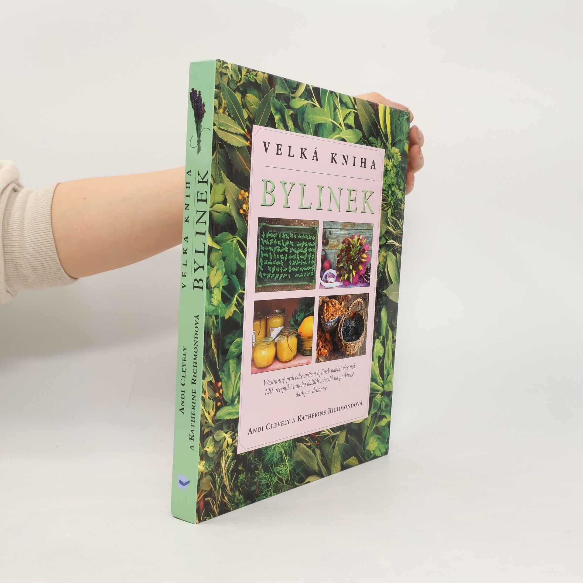A. M. Clevely Velká kniha bylinek