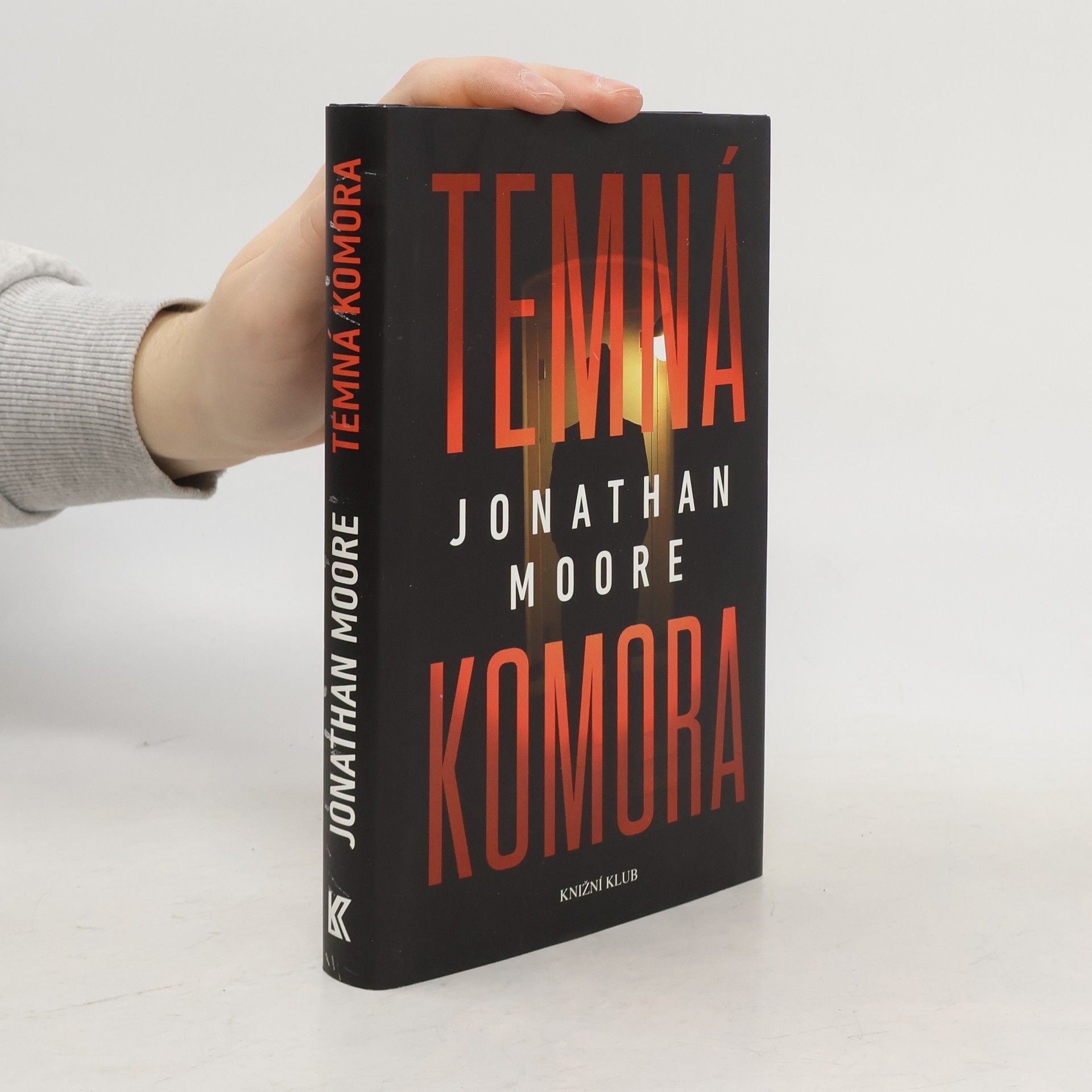 Jonathan Moore Temná komora