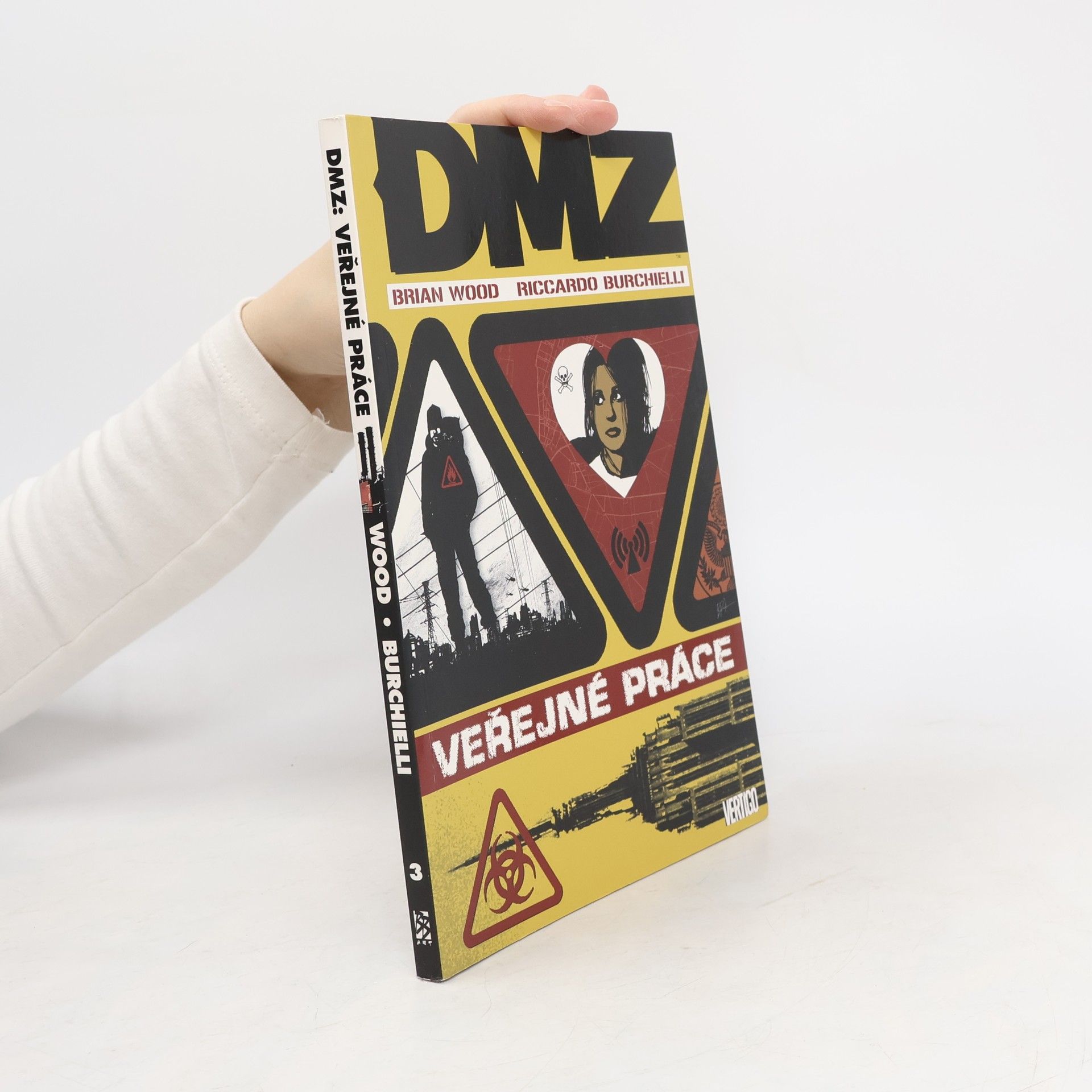 Brian Wood DMZ. Veřejné práce