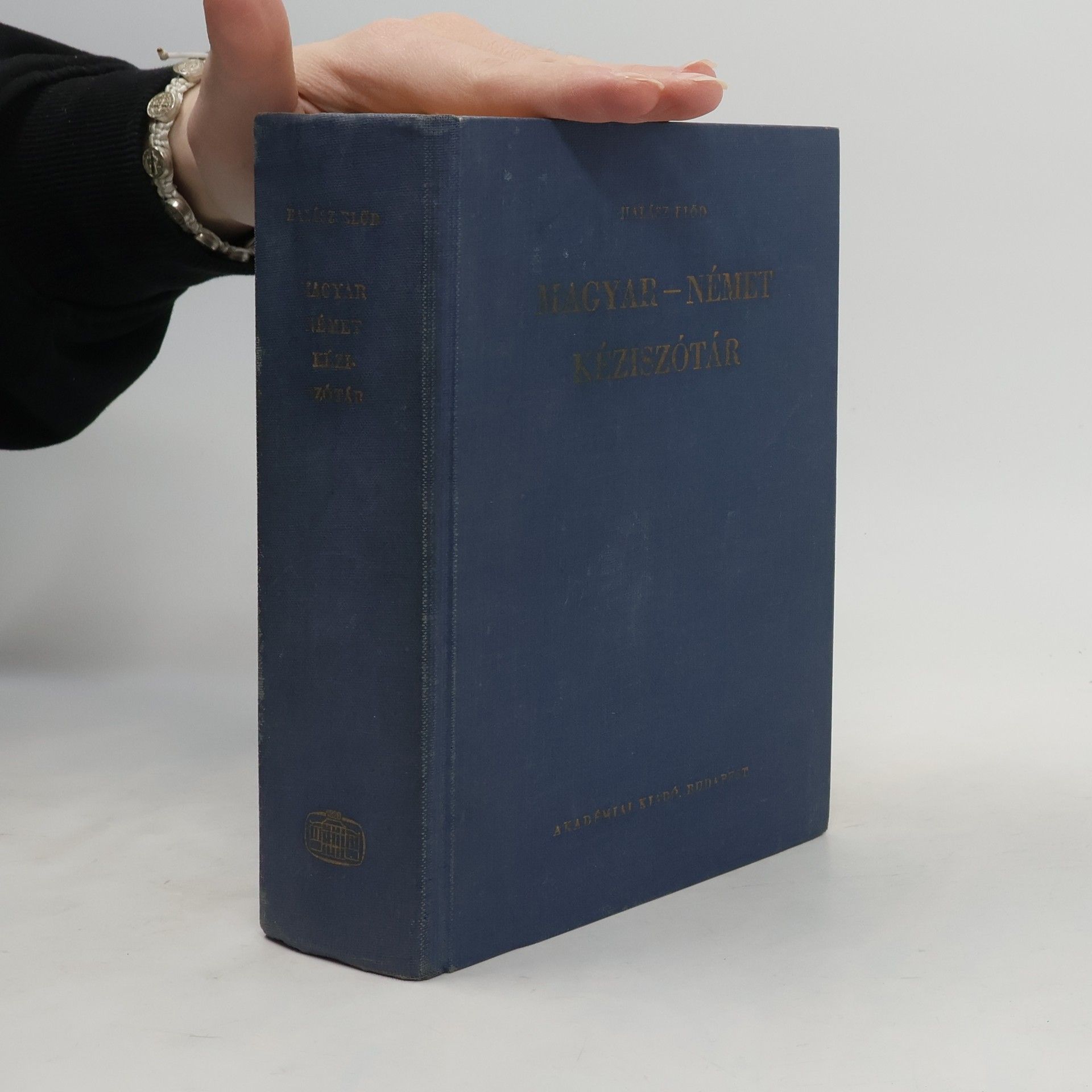 Magyar-német kéziszótár