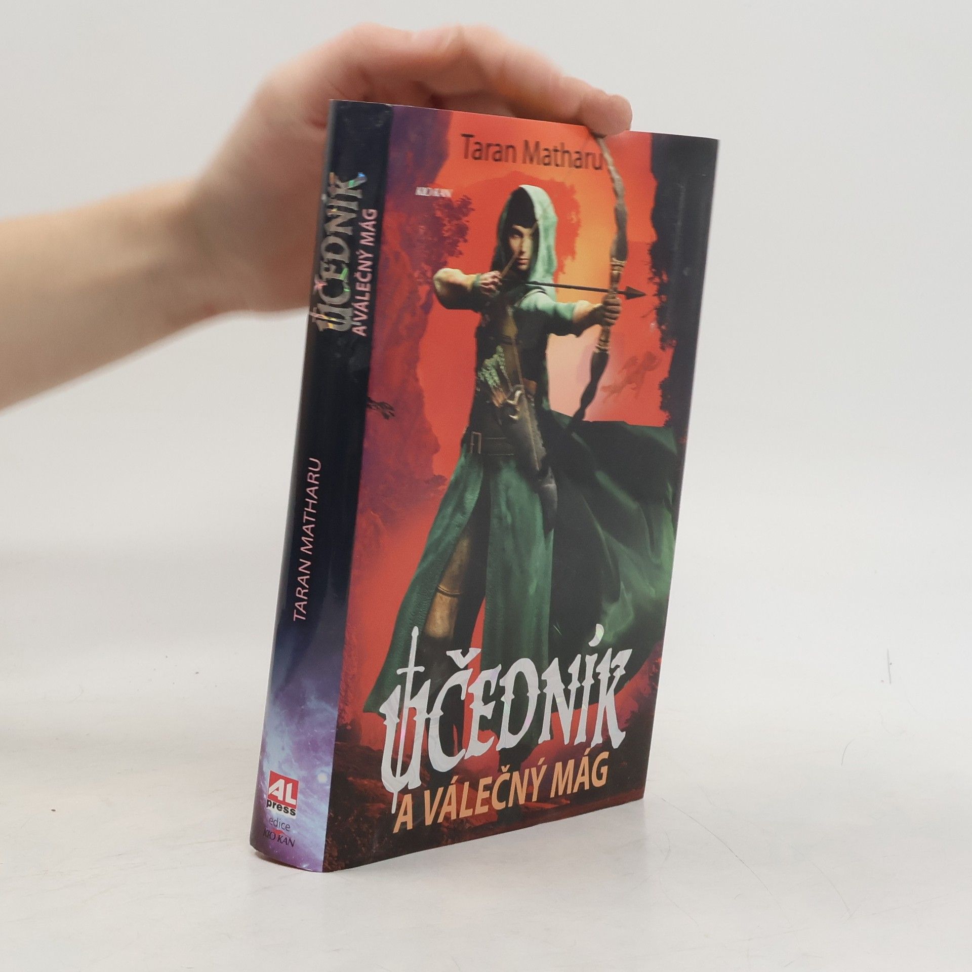 Taran Matharu Učedník a válečný mág