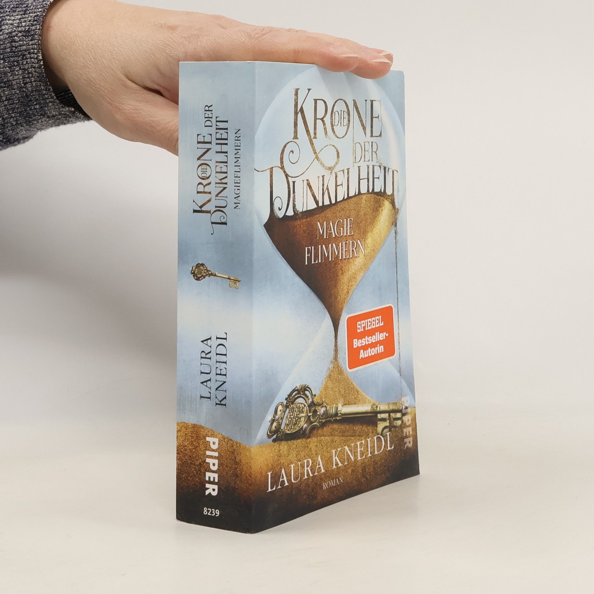 Laura Kneidl Die Krone der Dunkelheit