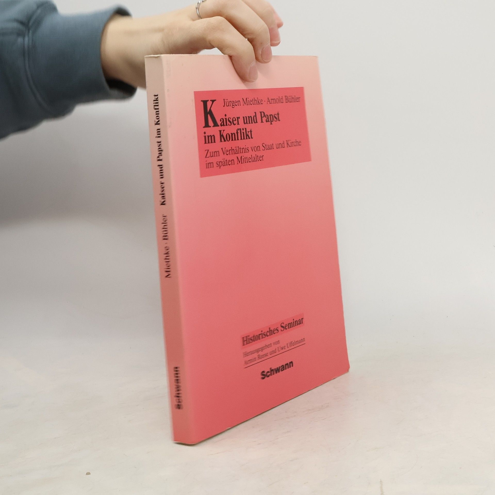 Kaiser und Papst im Konflikt