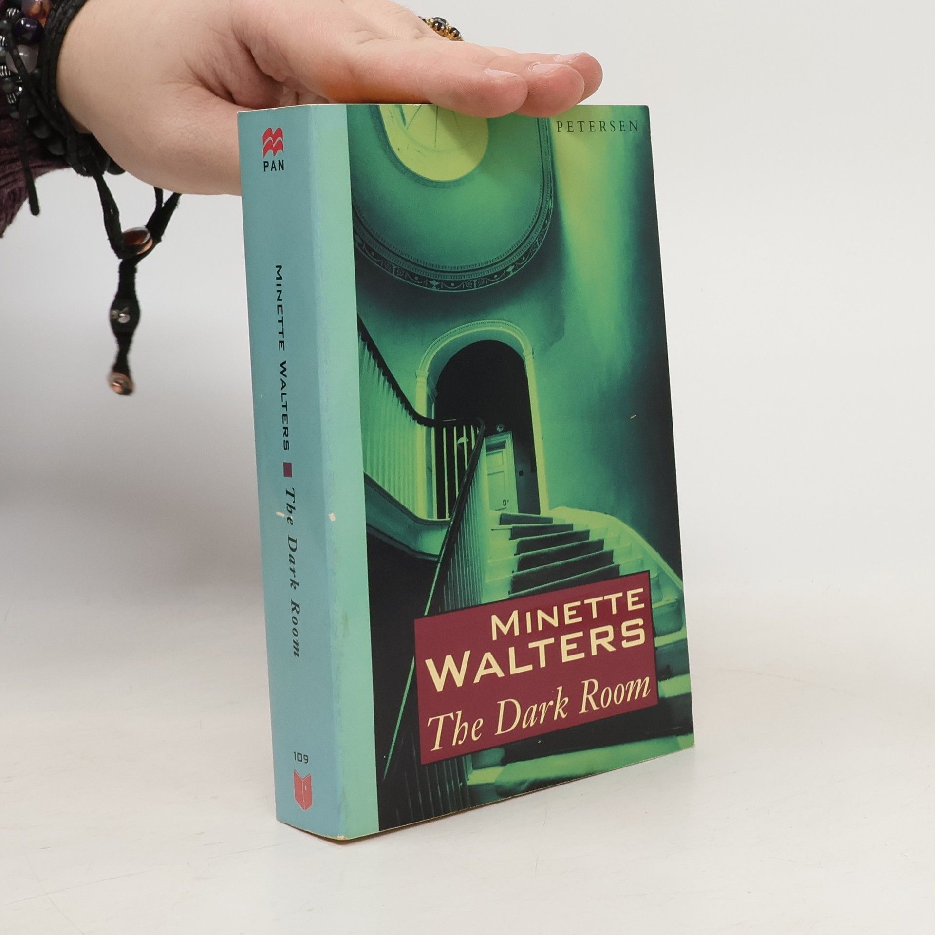 Minette Walters The Dark Room