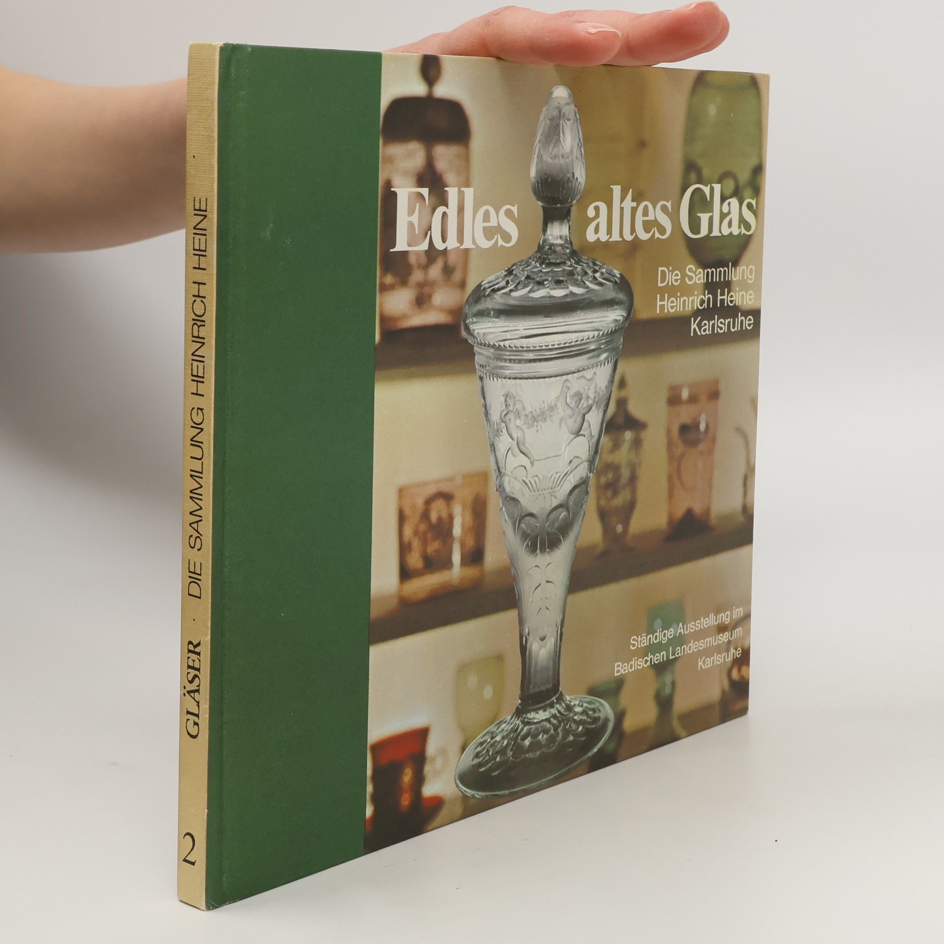 Edles altes Glas