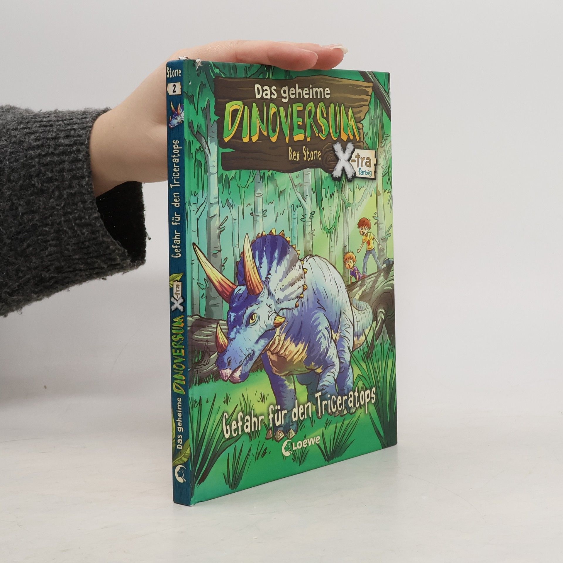 Hayley Daze Gefahr für den Triceratops