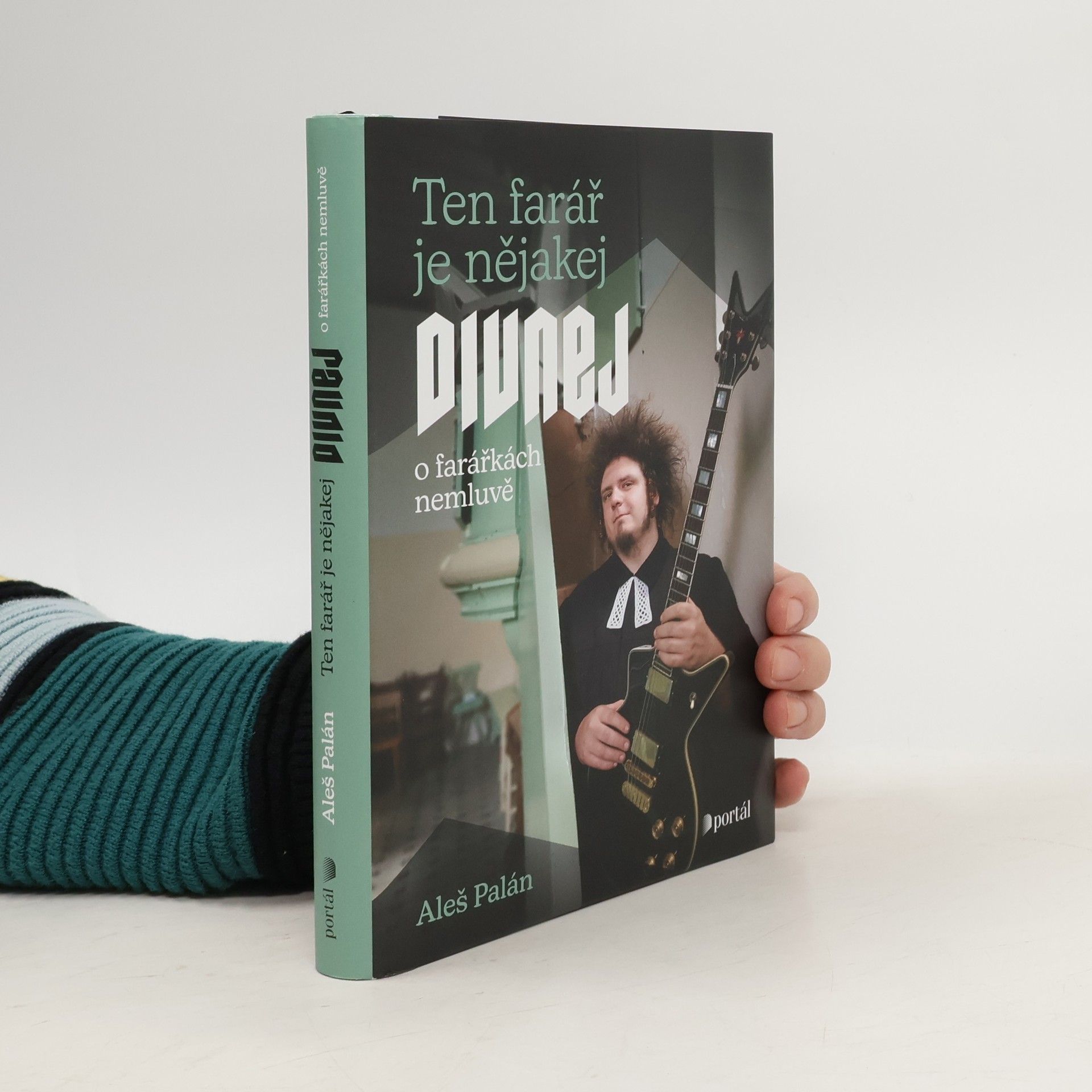 Aleš Palán Ten farář je nějakej divnej, o farářkách nemluvě