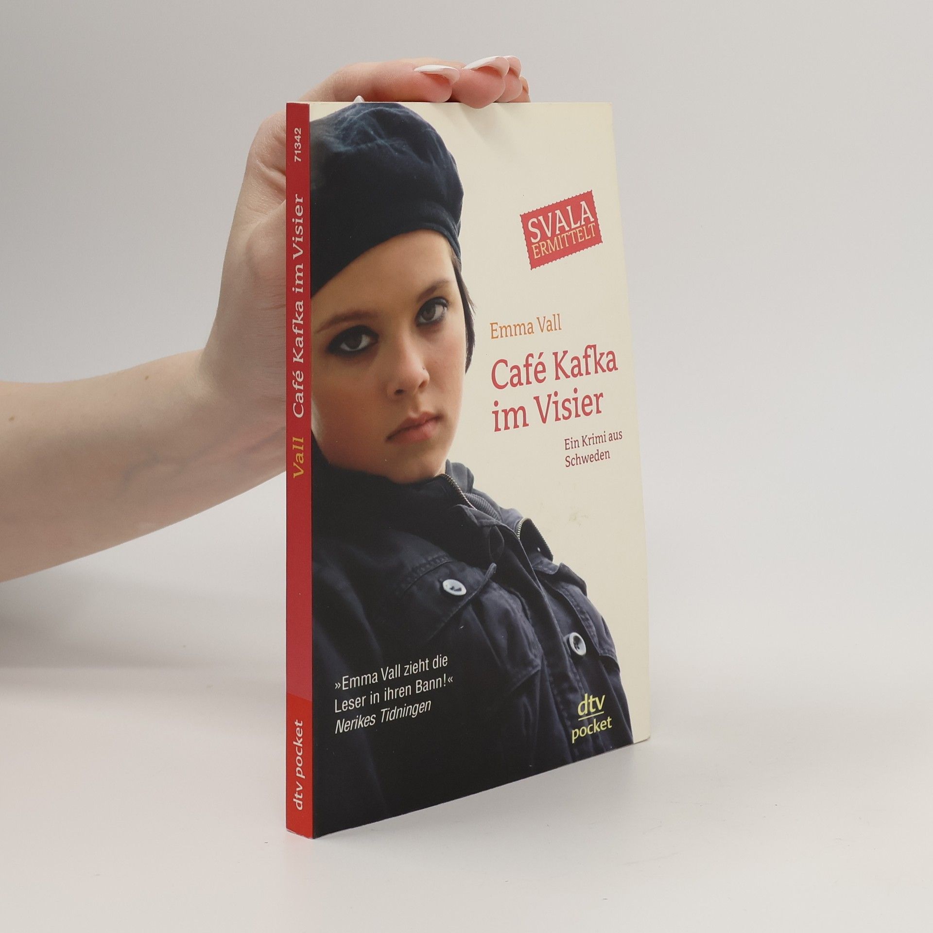 Emma Vall Café Kafka im Visier