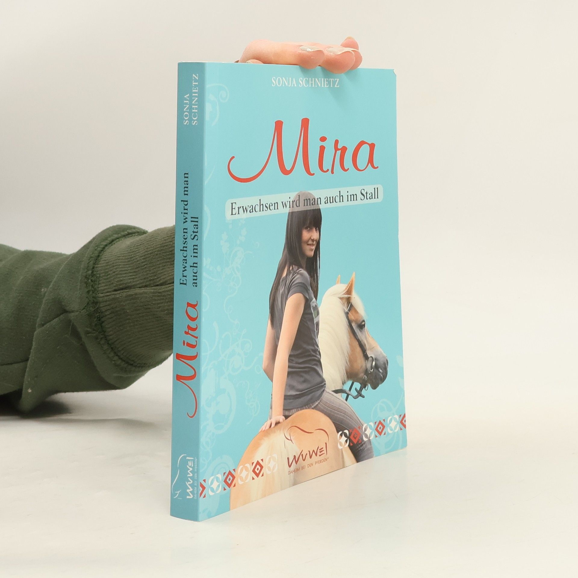 Mira: Erwachsen wird man auch im Stall