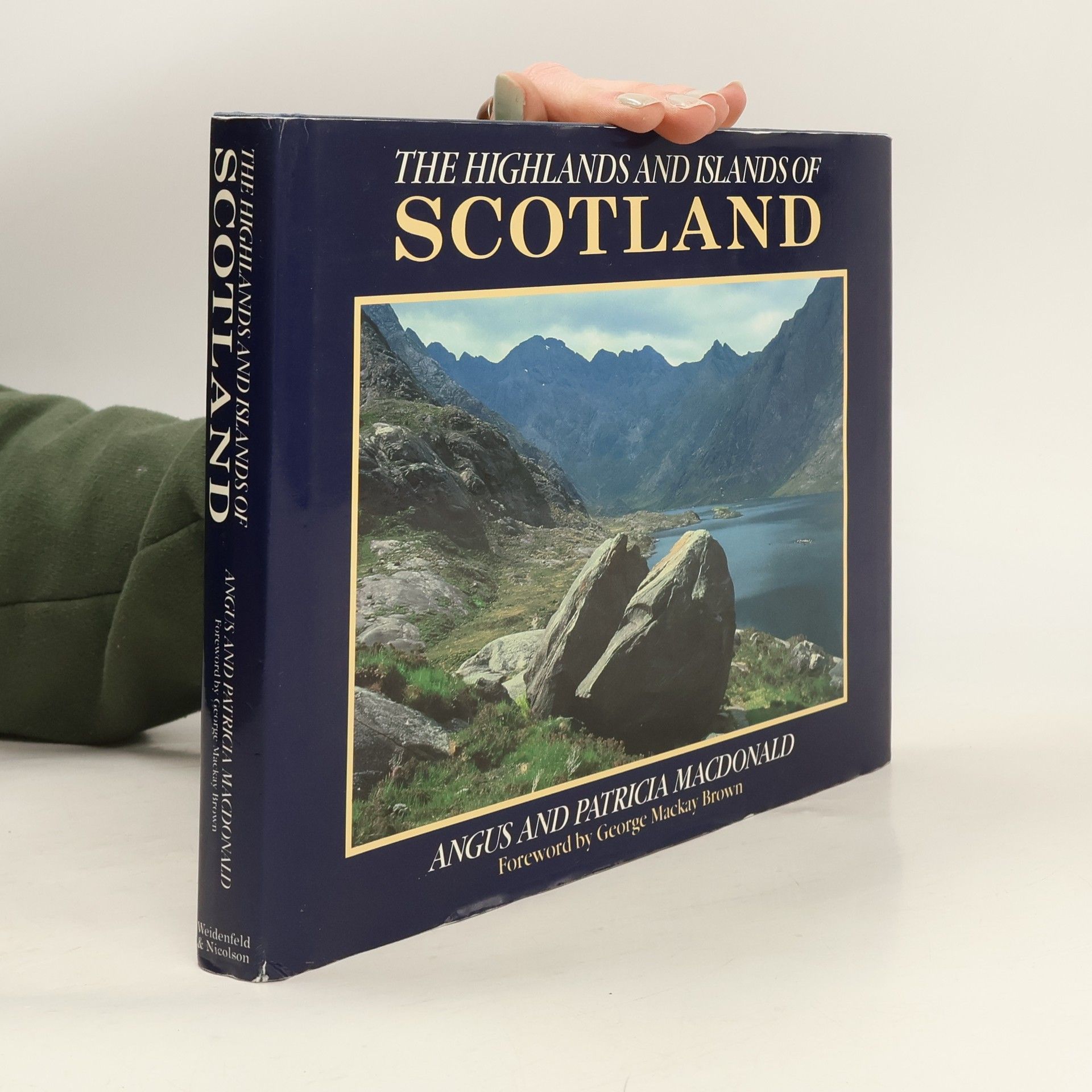 Patricia MacDonald The Highlands and Islands of Scotland