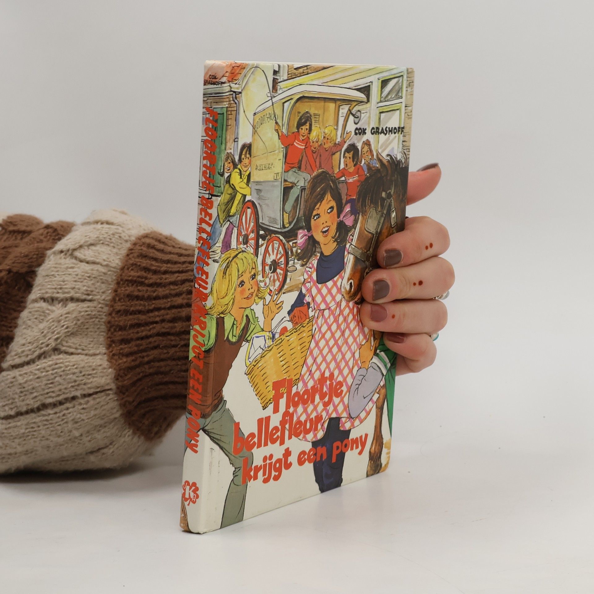 Cok Grashoff Floortje Bellefleur krijgt een pony