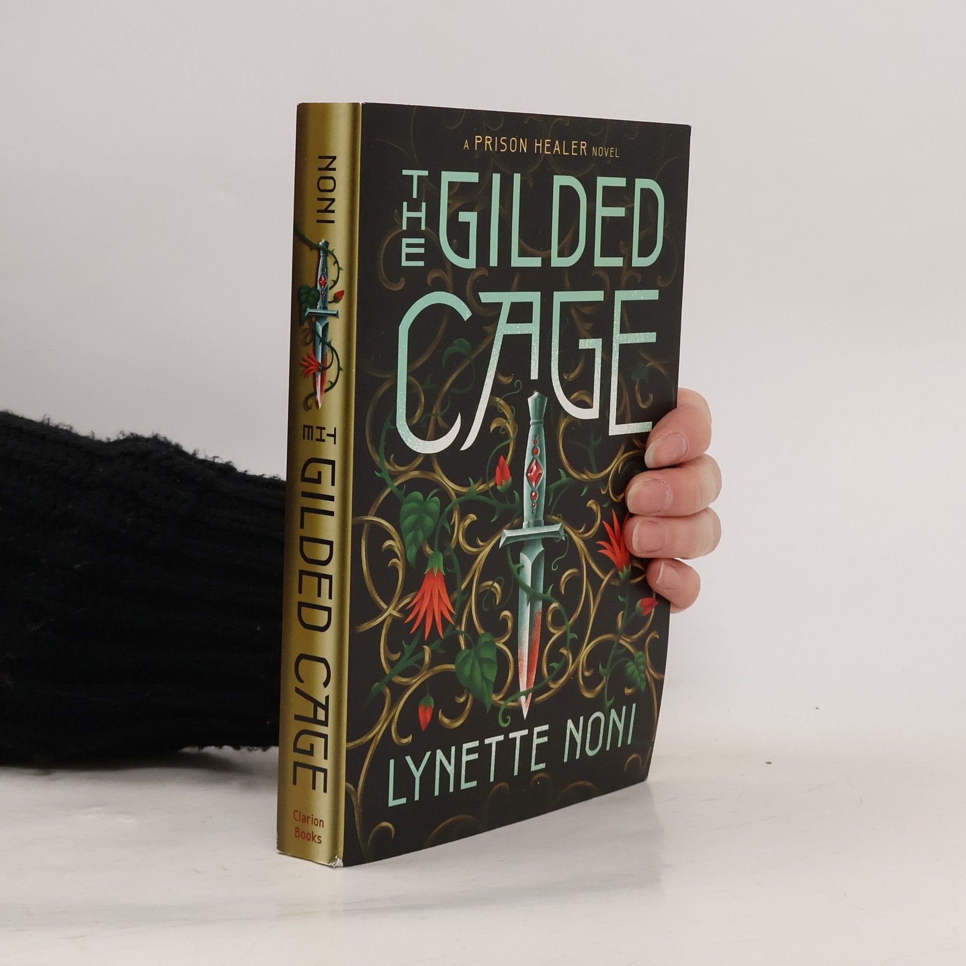 Lynette Noni The Gilded Cage