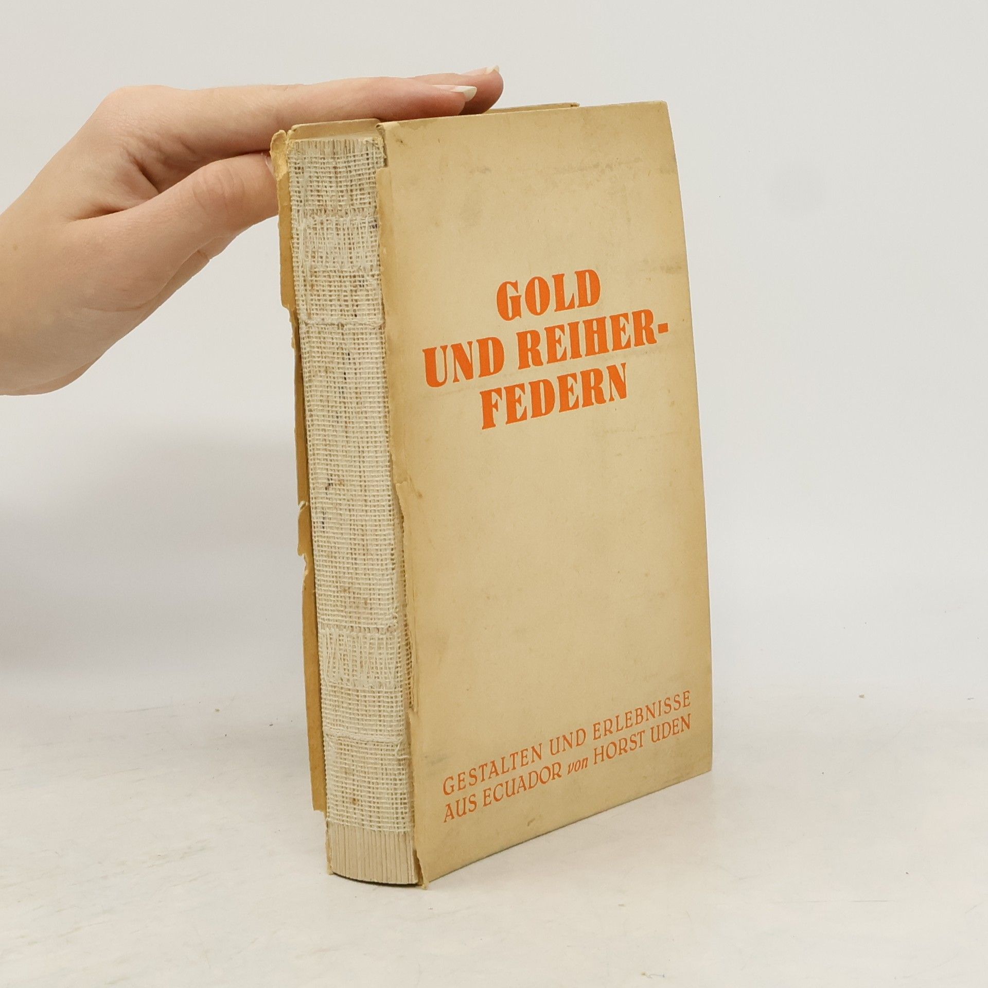 Gold und Reiherfedern