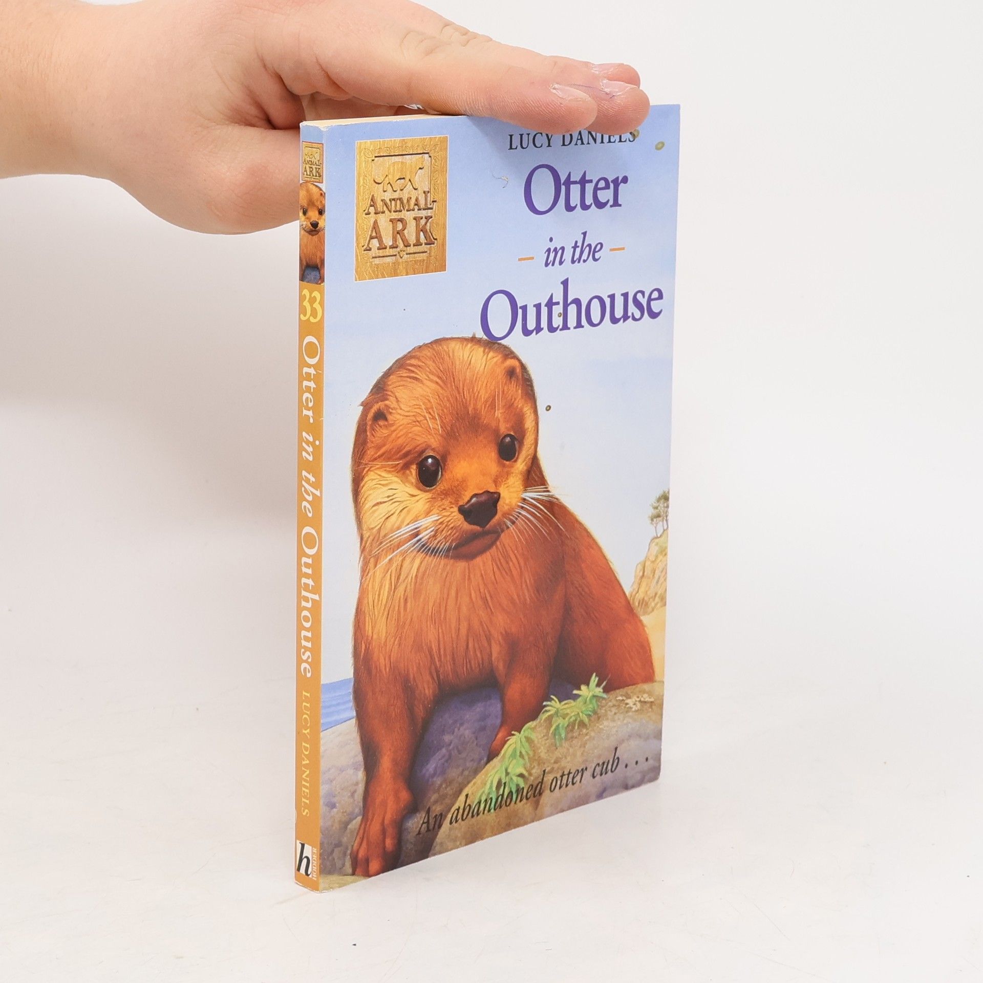 Ben Baglio Animal Ark - 33: Otter in the Outhouse