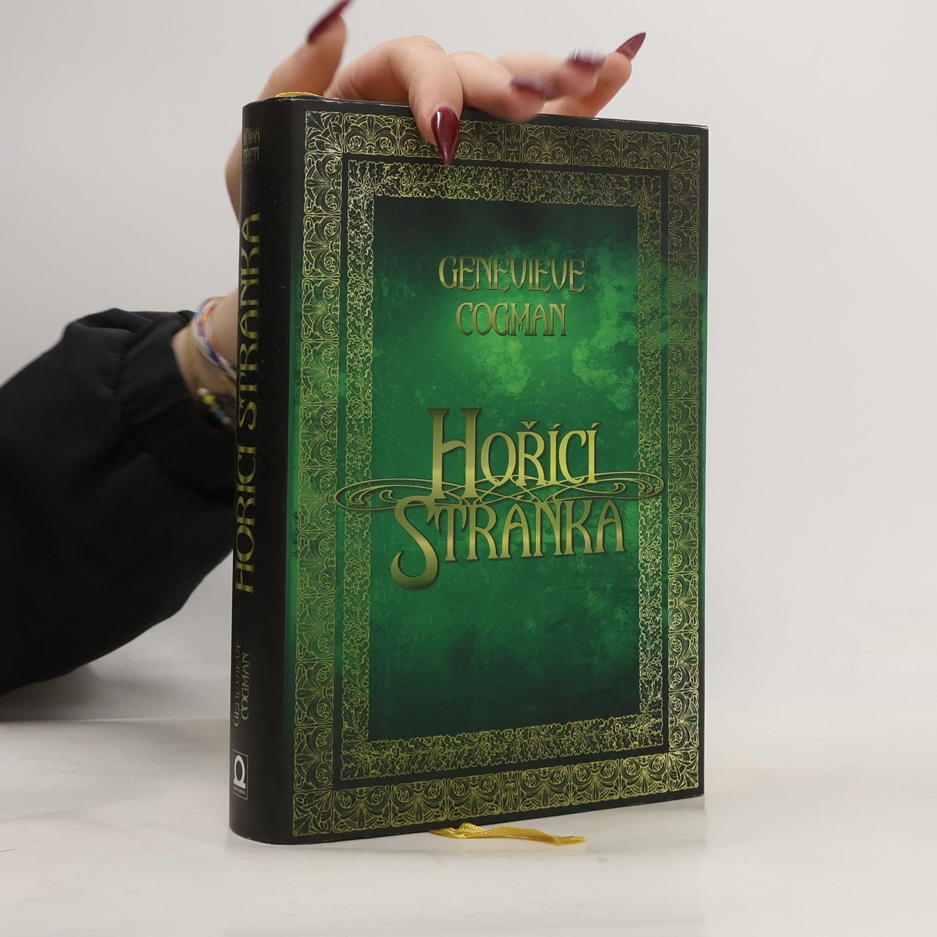 Genevieve Cogman Neviditelná knihovna. Kniha třetí. Hořící stránka