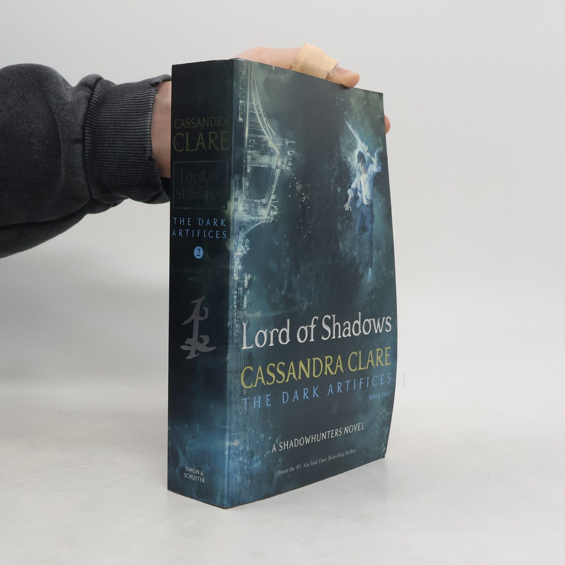 Cassandra Clare Lord of Shadows. Book two. The dark artifices
