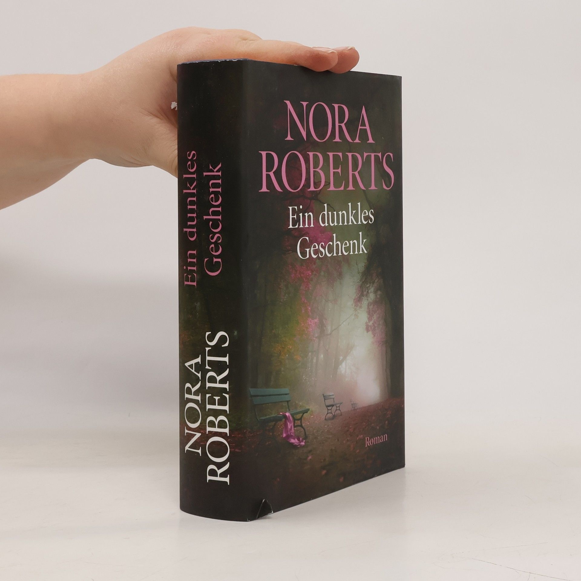 Nora Roberts Ein dunkles Geschenk