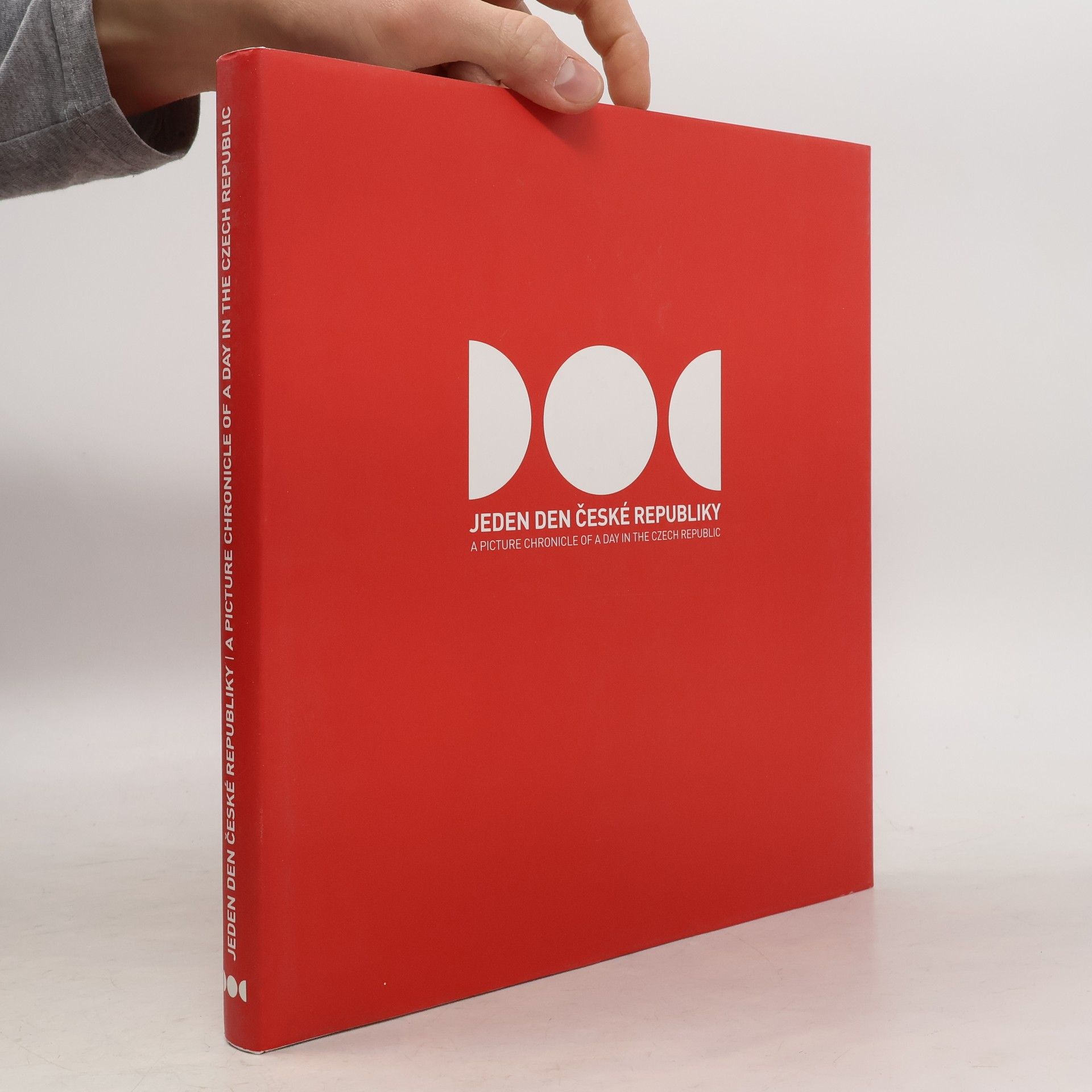 Jeden den České republiky = A picture chronicle of a day in the Czech Republic