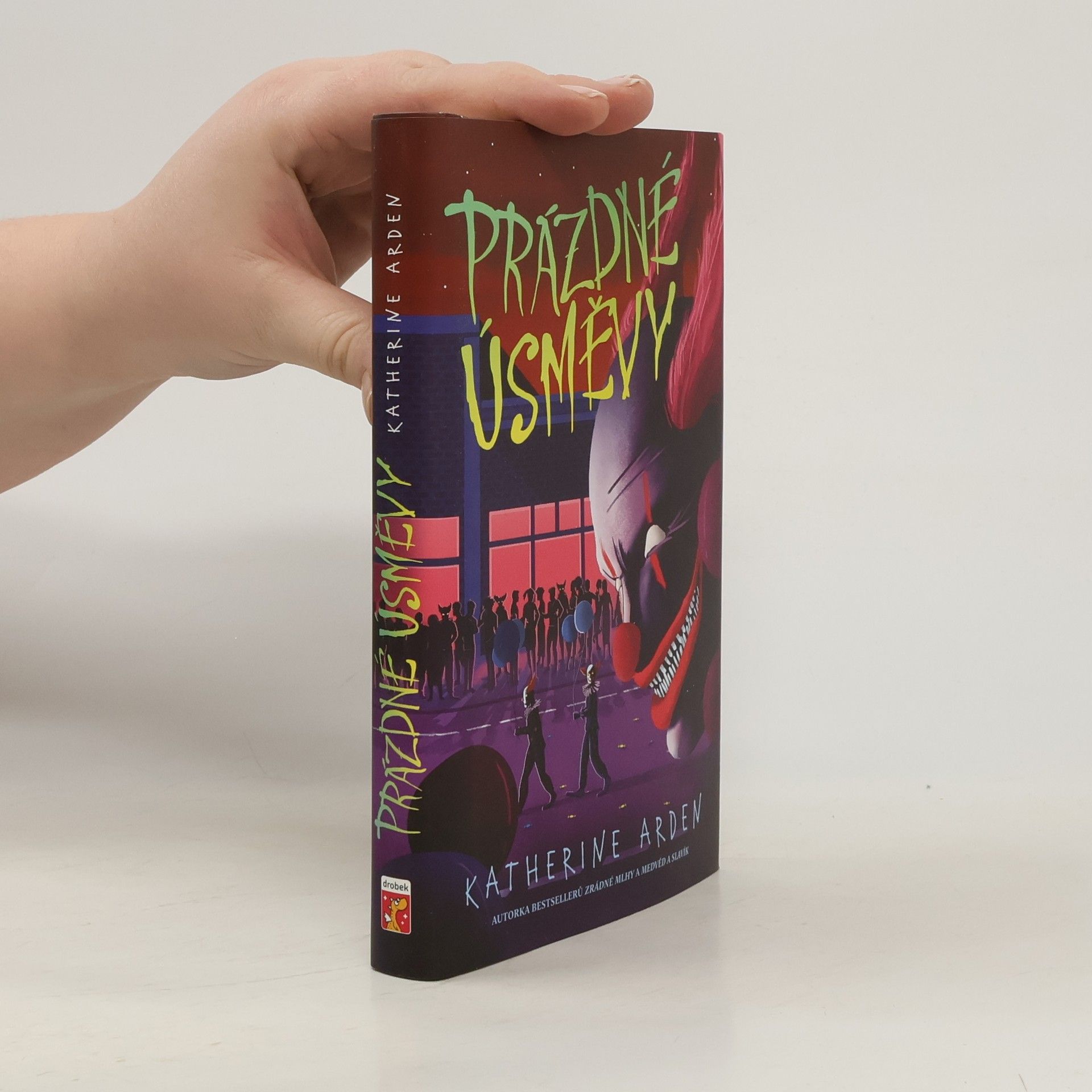 Helena Dvořáková Prázdné úsměvy