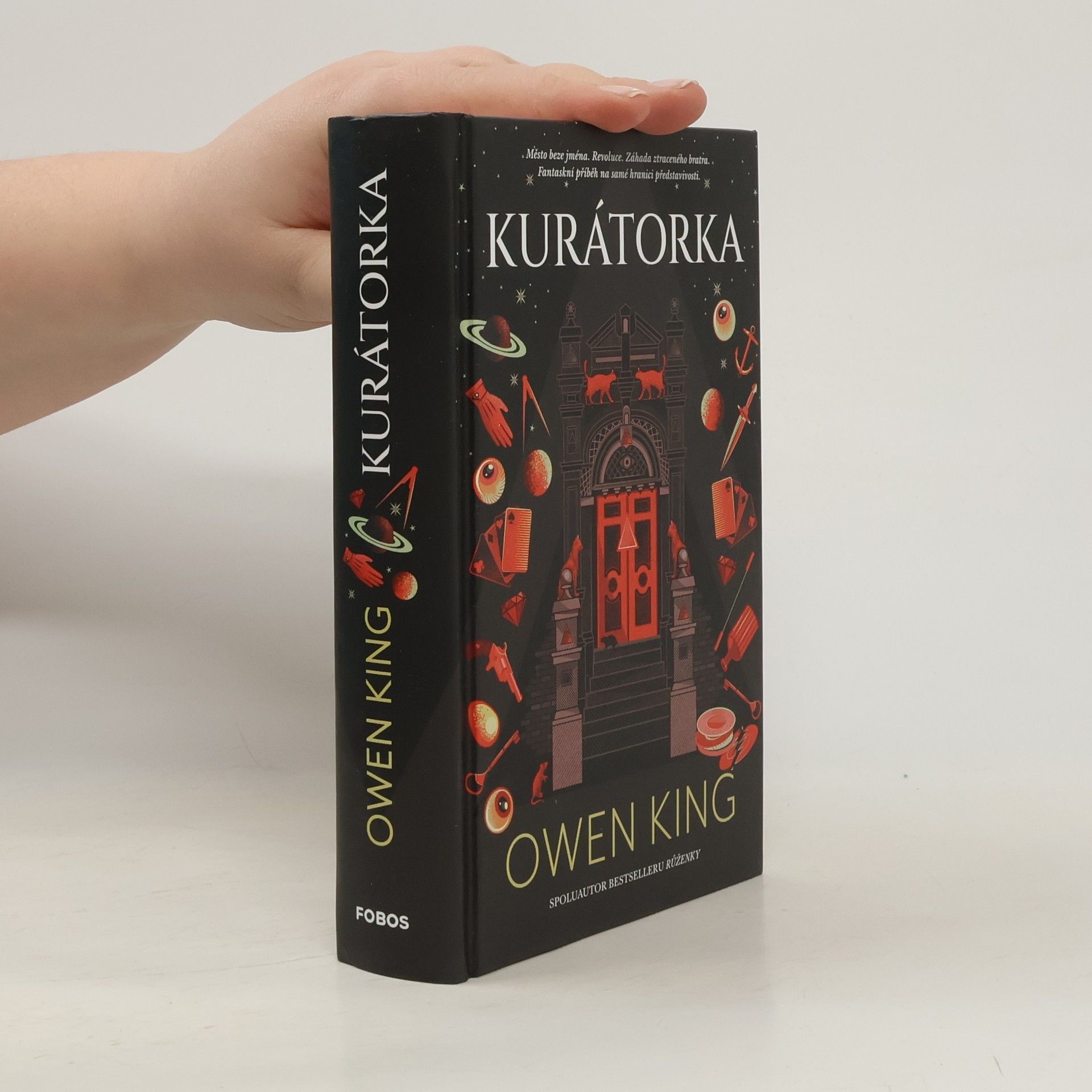 Owen King Kurátorka