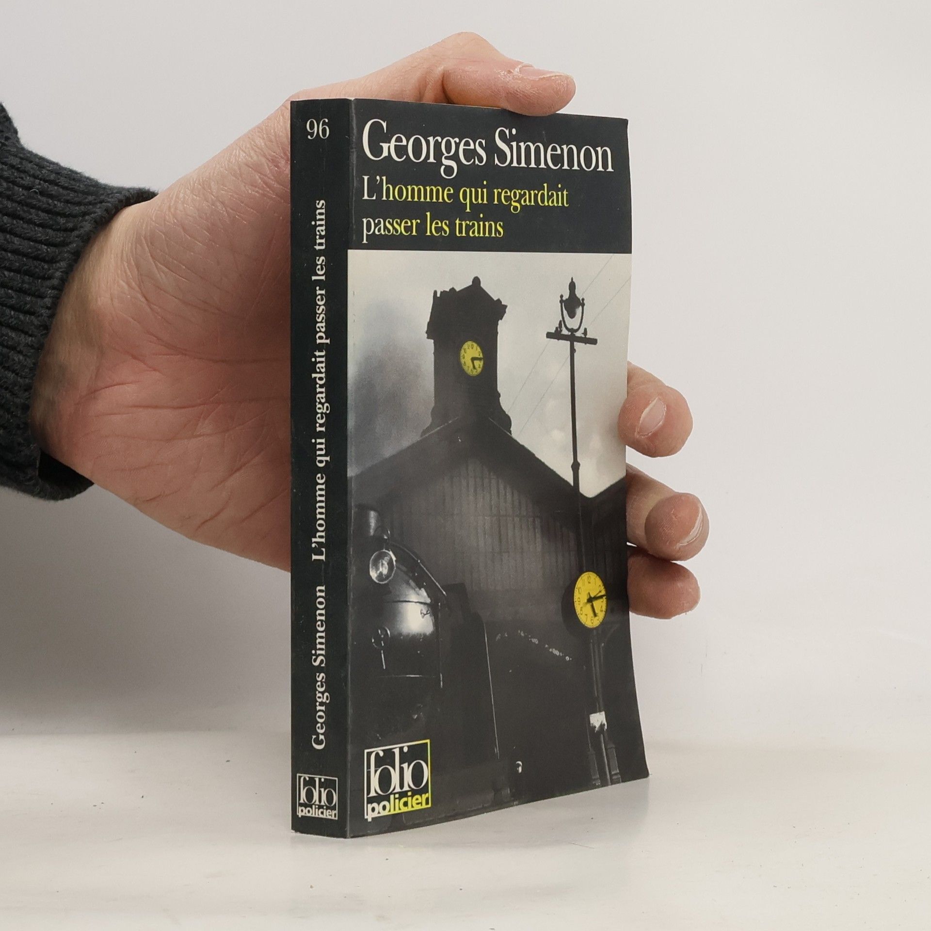 Georges Simenon L'homme qui regardait passer les trains