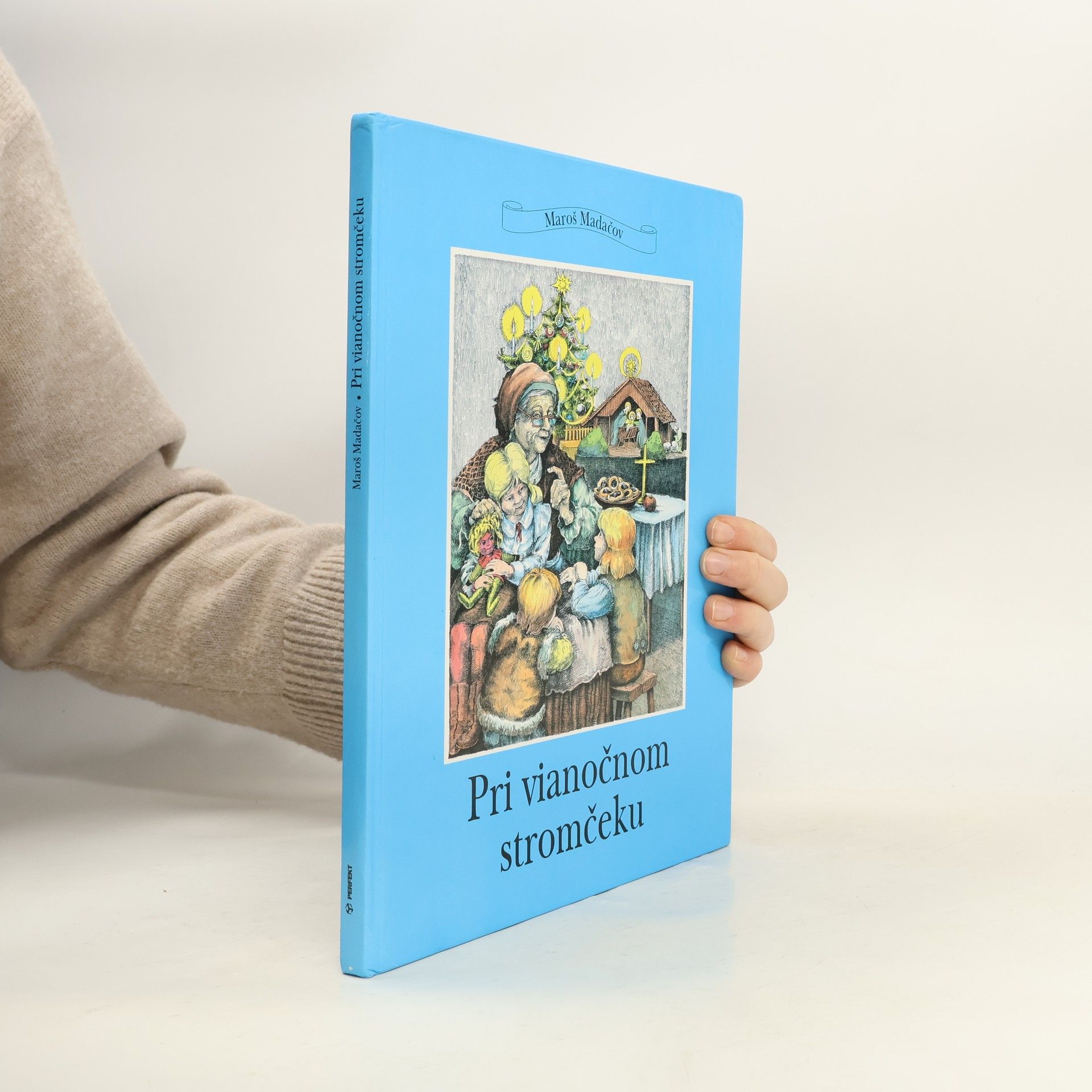 Pri vianočnom stromčeku