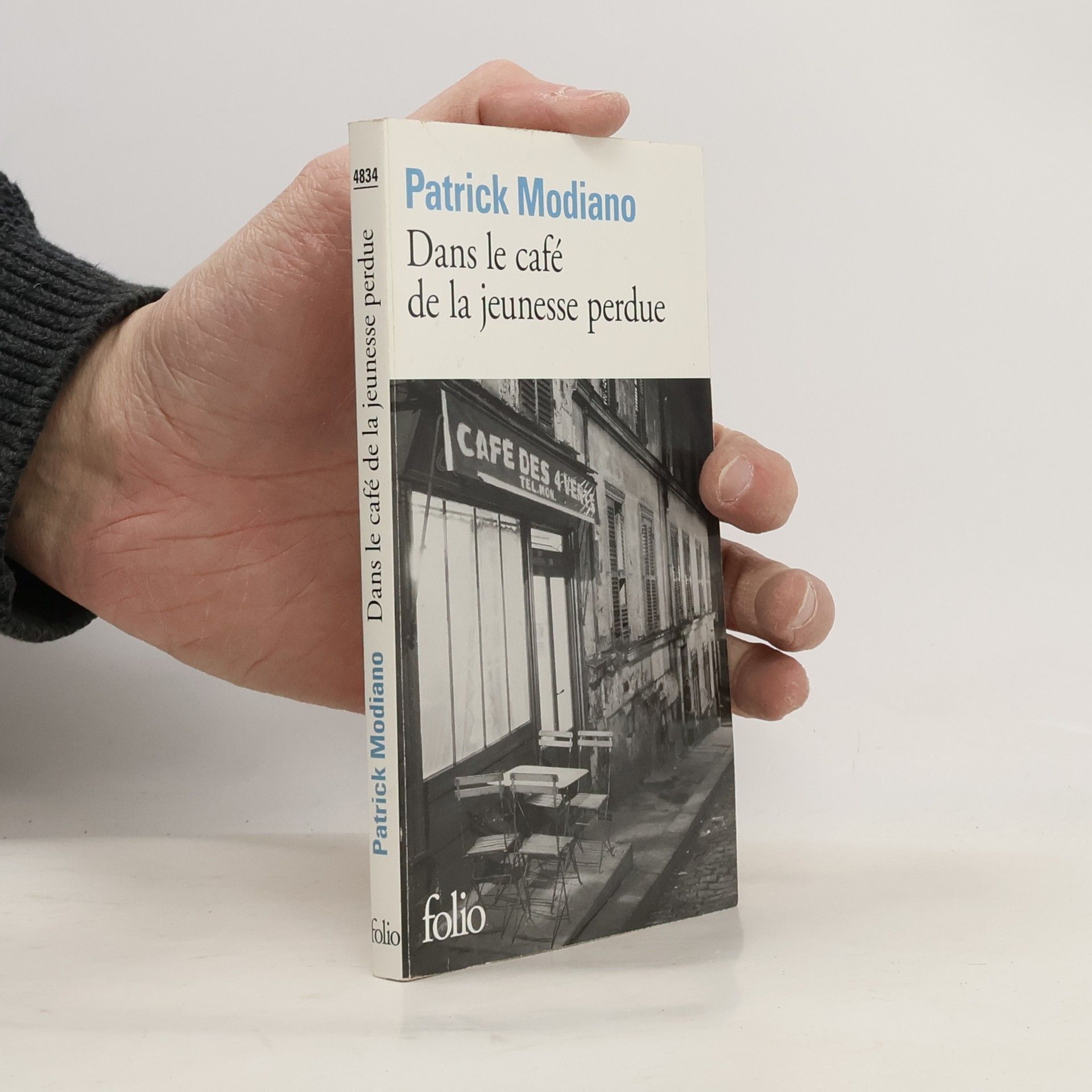 Patrick Modiano Dans le café de la jeunesse perdue