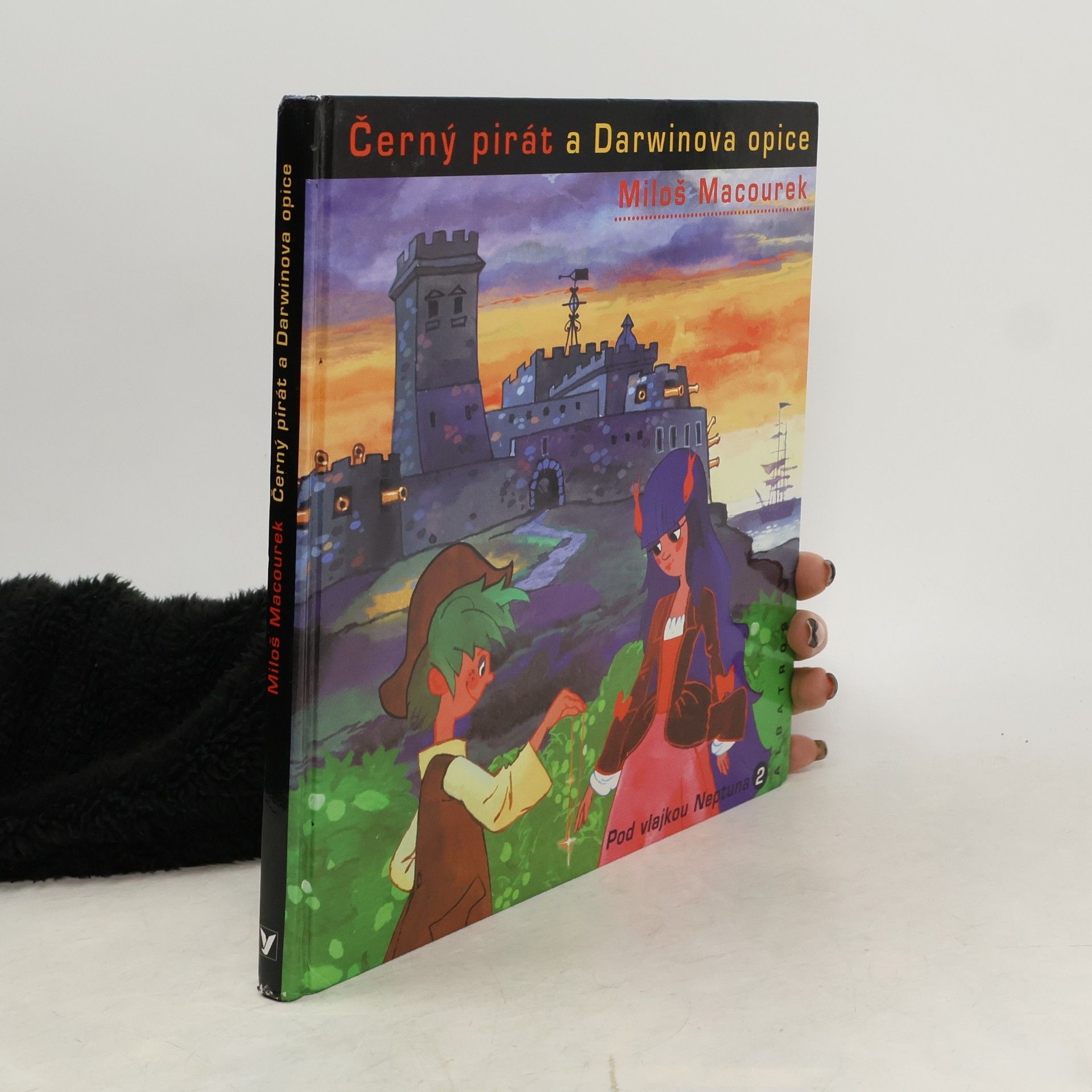 Miloš Macourek Černý pirát a Darwinova opice