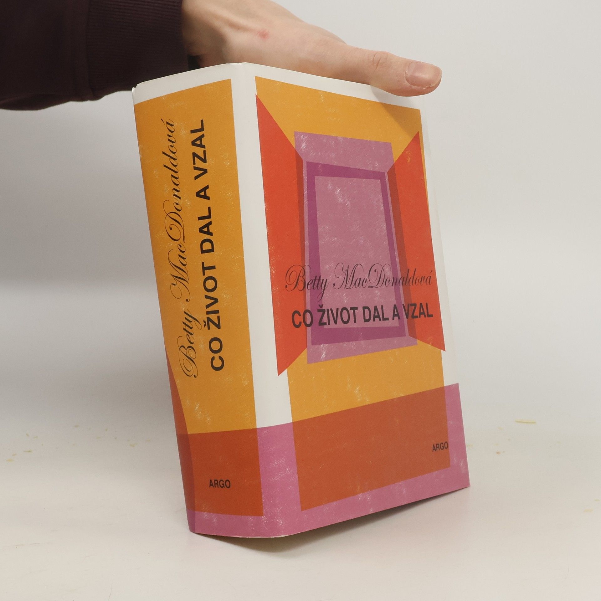 Betty MacDonald Co život dal a vzal