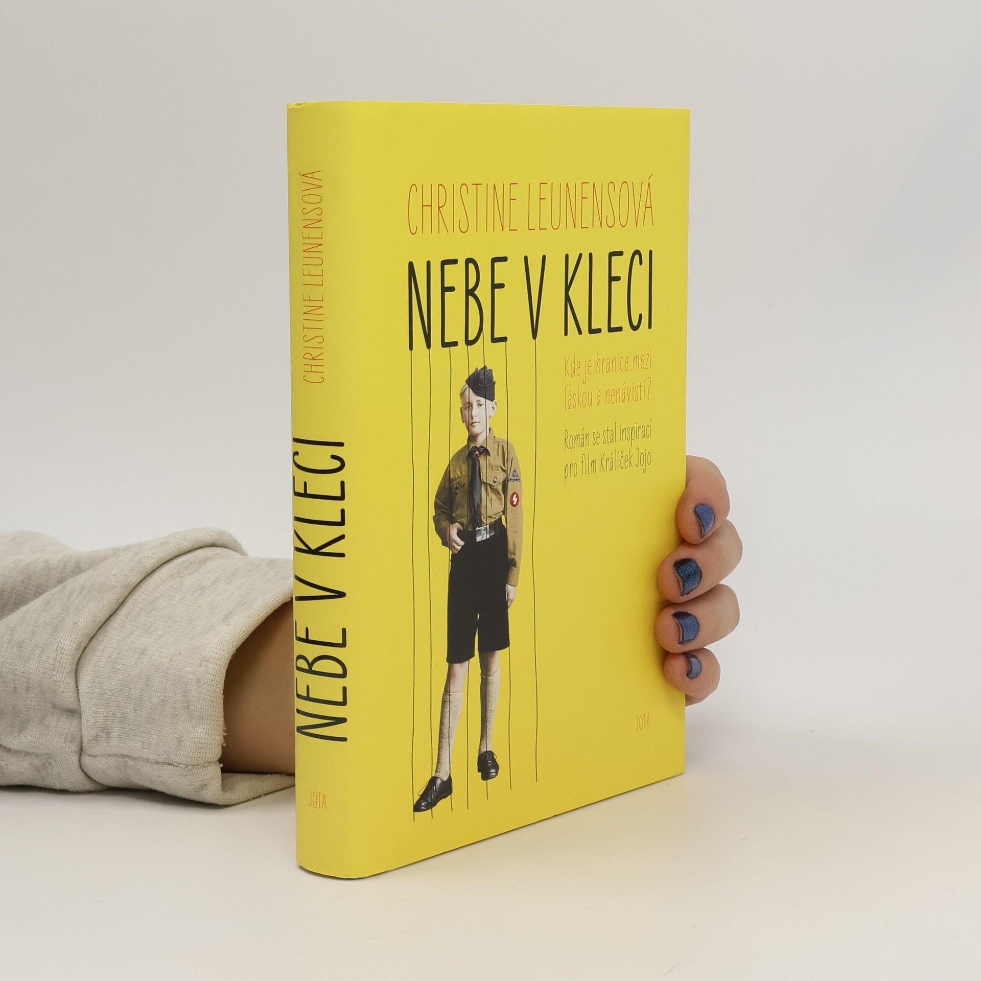 Christine Leunens Nebe v kleci