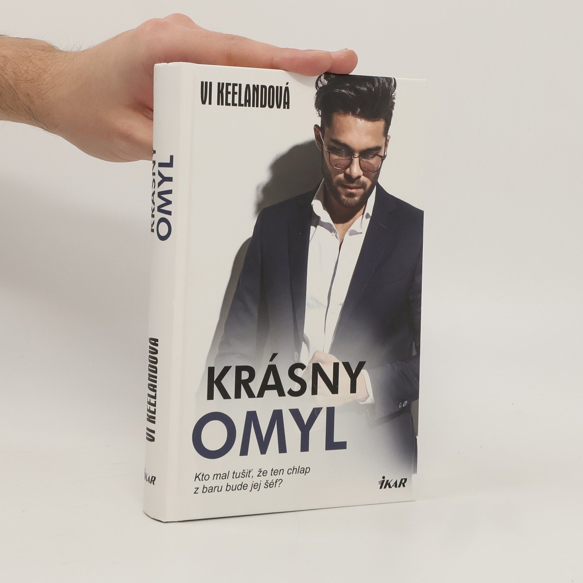 Vi Keeland Krásny omyl