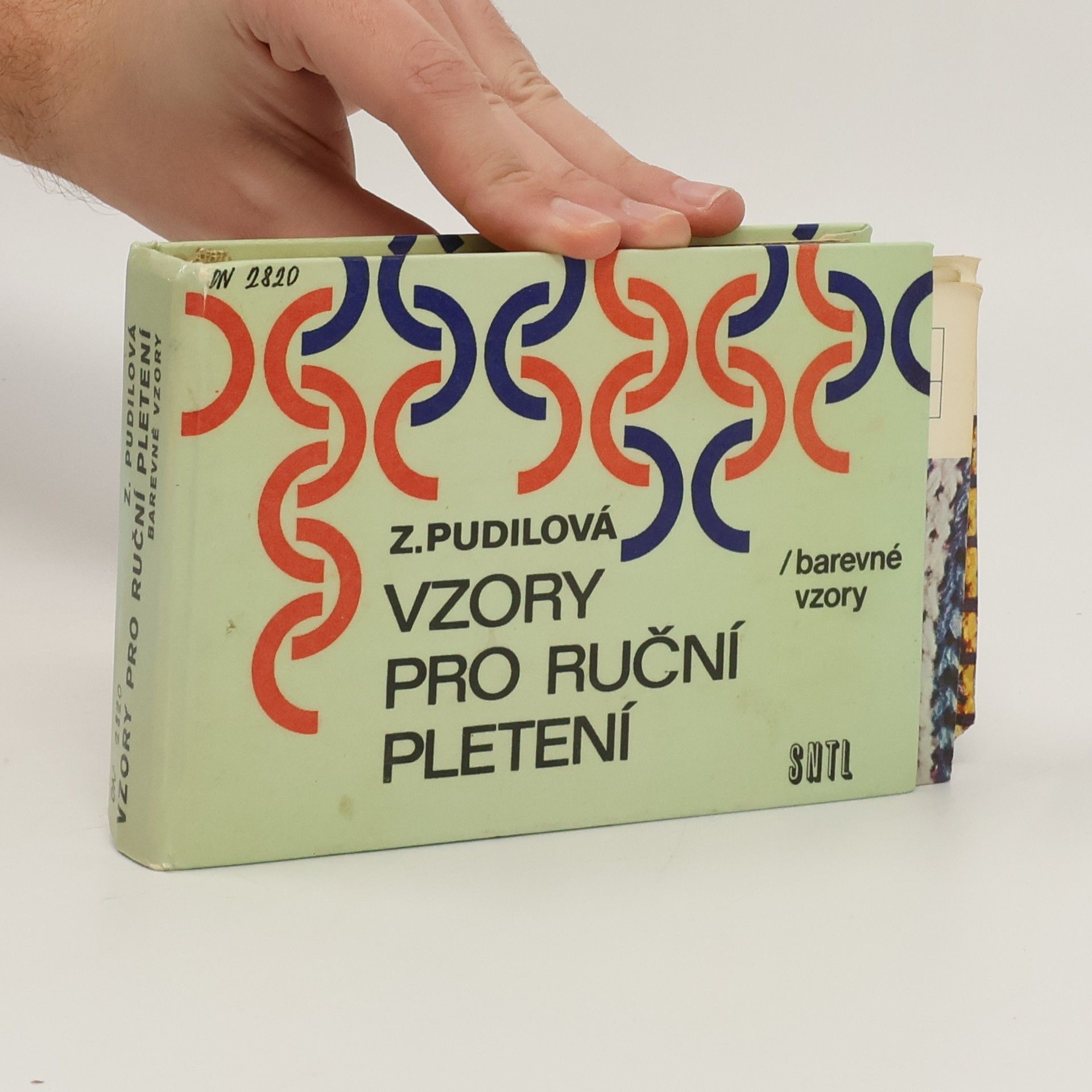 Vzory pro ruční pletení. Barevné vzory