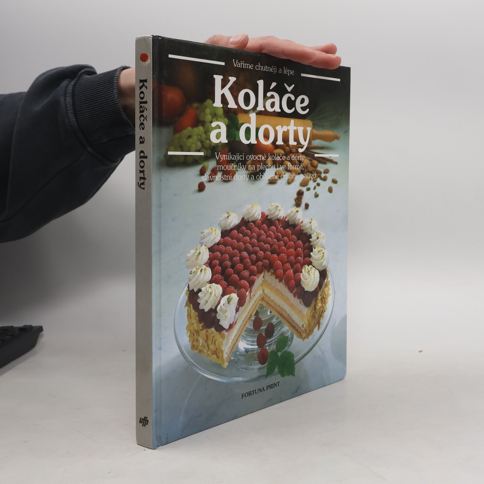 Kolektiv autorů Koláče a dorty