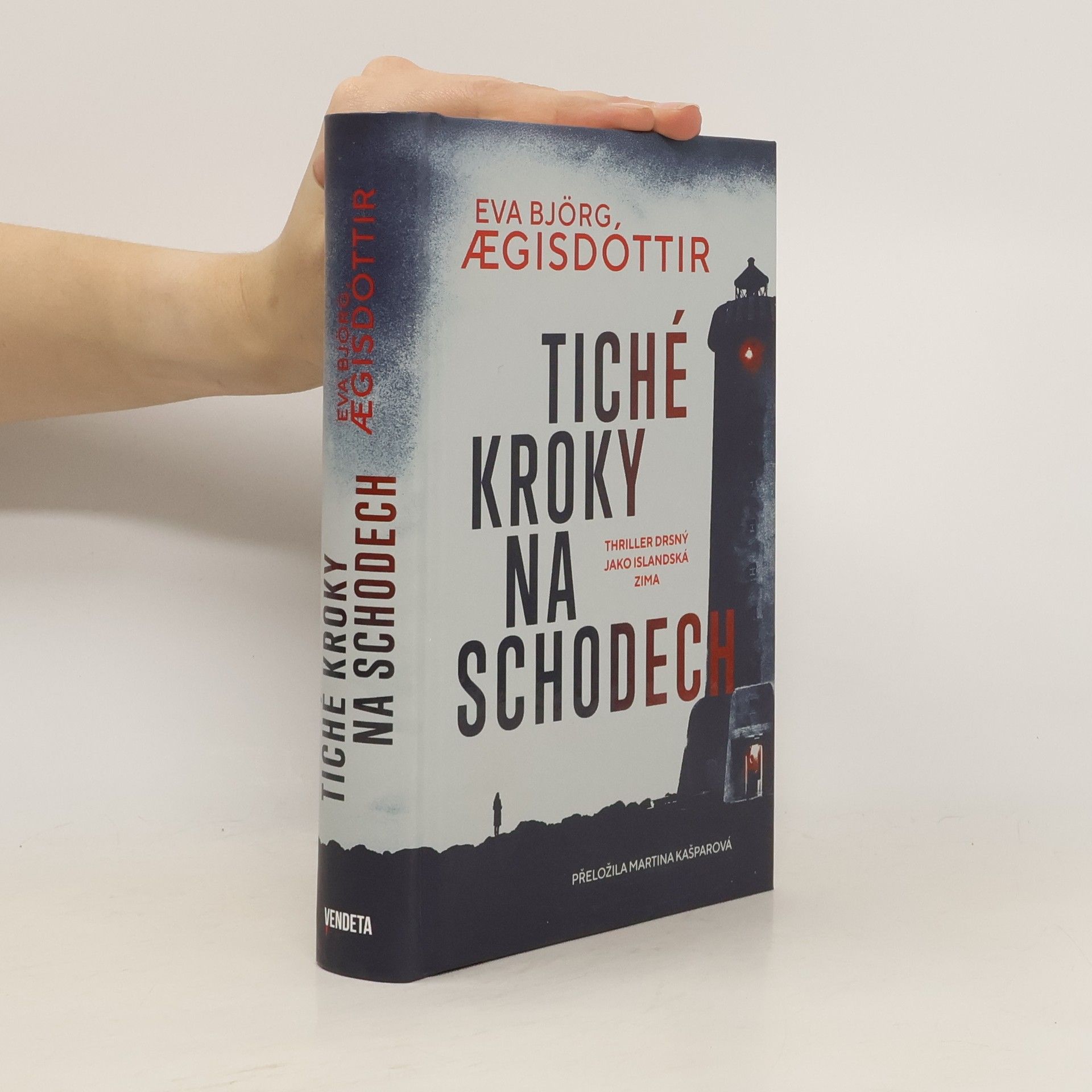 Tiché kroky na schodech